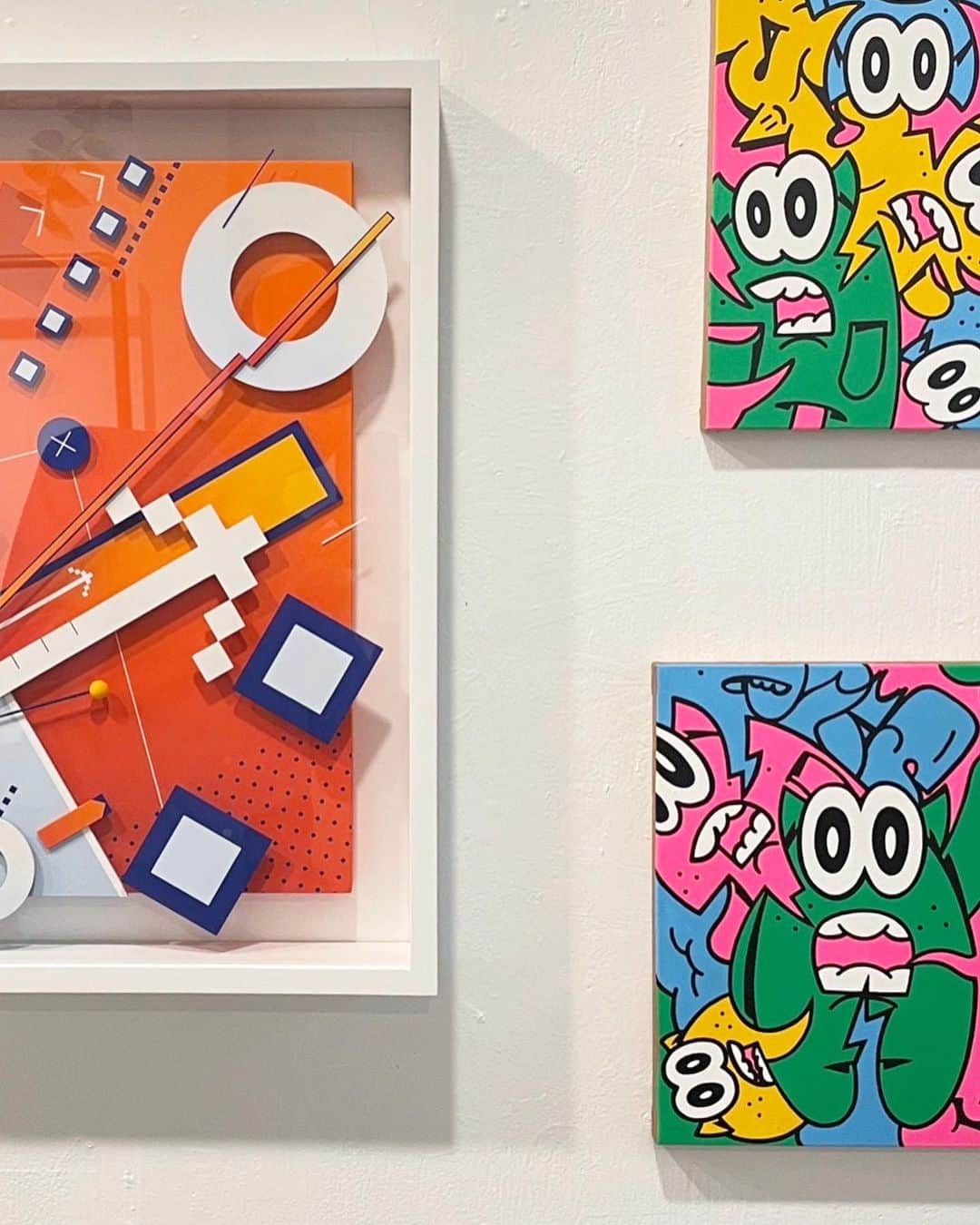 CMKgalleryのインスタグラム：「CMK gallery presents  Art Exhibition "SUPER NICE 9th" 本日13:00よりCMK gallery実店舗にて展示販売開始します。web販売は月曜日10/9 13:00スタートとなります。販売ページへはプロフィールの リンク"SUPER NICE 9th"からお願いします。  ＊＊＊＊＊＊＊＊＊＊＊＊＊＊＊＊＊＊＊＊＊＊  日本を代表するグラフィティアーティストたちのグループ展を”大阪 CMK gallery”にて開催。日本グラフシーンの創成期より現代に至るまで活動し続けるトップアーティストたちが創り出す洗練された本物の作品の数々。滅多に目にする事が出来ないこの機会をお見逃しなく。  会期：2023年10月7日(土)〜10月29日(日) 営業時間：月火金 14:00 ー 19:00 土日祝 13:00ー19:00 ※水/木 定休日 会場：CMK gallery 住所：〒542-0086 大阪市中央区西心斎橋2丁目16-14 宝泉ビル別館2F お問い合わせ先：06-6213-2274 / info@cmkgallery.jp Online Store：https://cmkstore.thebase.in/ @cmkg_store」