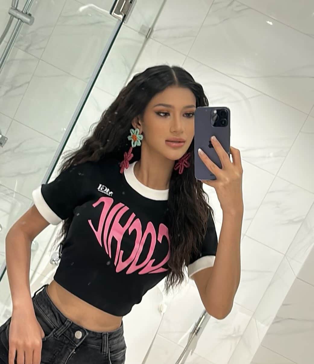 Ivan Gunawanのインスタグラム：「Siapa yg  jatuh  cinta  dengan  @ritassyawellgreat  indonesia ❤️❤️❤️ happy  weekend 👑👑👑」