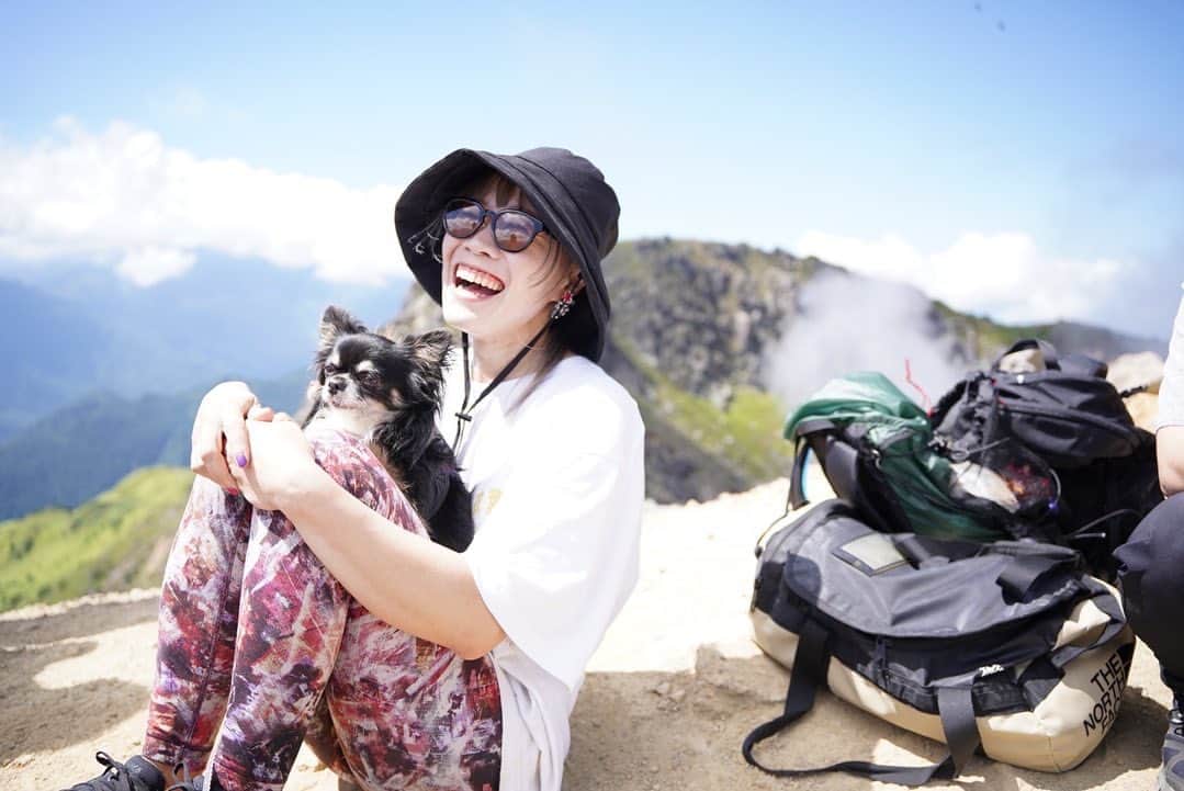 坂本朱里のインスタグラム：「ぱしゃっと思い出🌈💖🦄🍟🧁」