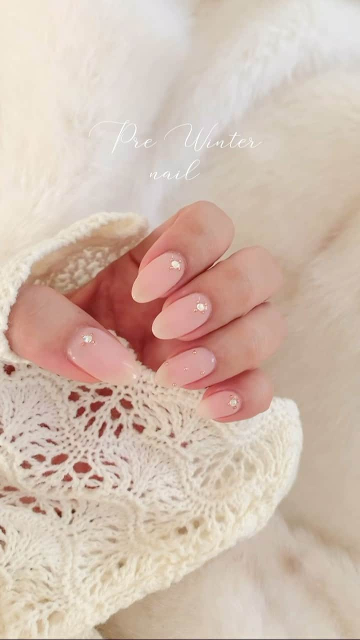 中田絵里奈のインスタグラム：「🫧🩰 . . #selfnail #セルフジェル #ジェルネイル #ピンクネイル #ピンクゴールドネイル」