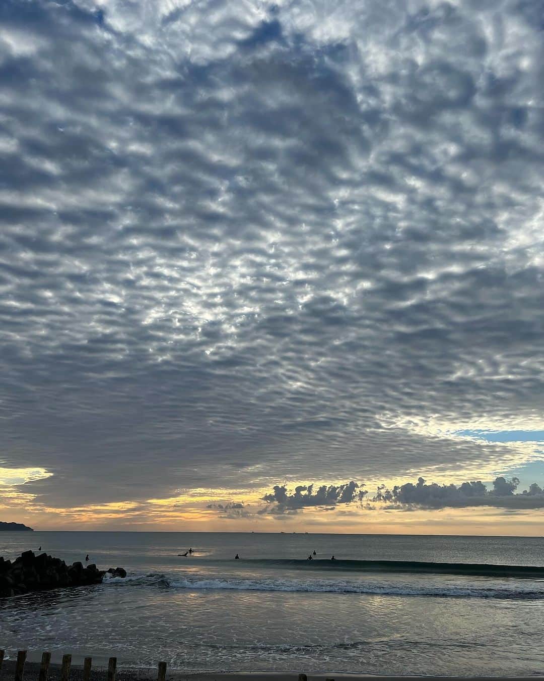Isseki Nagaeさんのインスタグラム写真 - (Isseki NagaeInstagram)「Almost no surf morning #surfing #surfinglife #beach  波なーい」10月7日 11時14分 - isseki_nagae