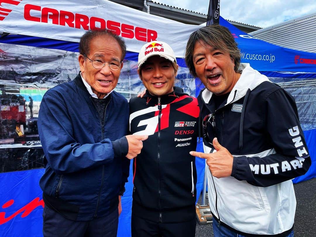 のインスタグラム：「今日は、formula drift  Japanの撮影！！ 久しぶりに、勝田貴元選手に会えました！！ 10年以上前から、仲良くしていますが、WRC参戦後は、なかなか会えず、、、 相変わらずのナイスガイです！！ 今日はデモランゲスト走行行います！！  #toyotagazooracing  #takamotokatsuta  #bride  #テレビ愛知  #黒ちゃんねる  #黒岩唯一  #mutaracing」
