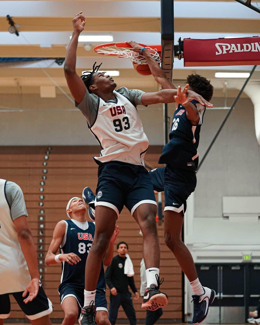 USA Basketballのインスタグラム：「@thecamscott23 caught a body 💪」