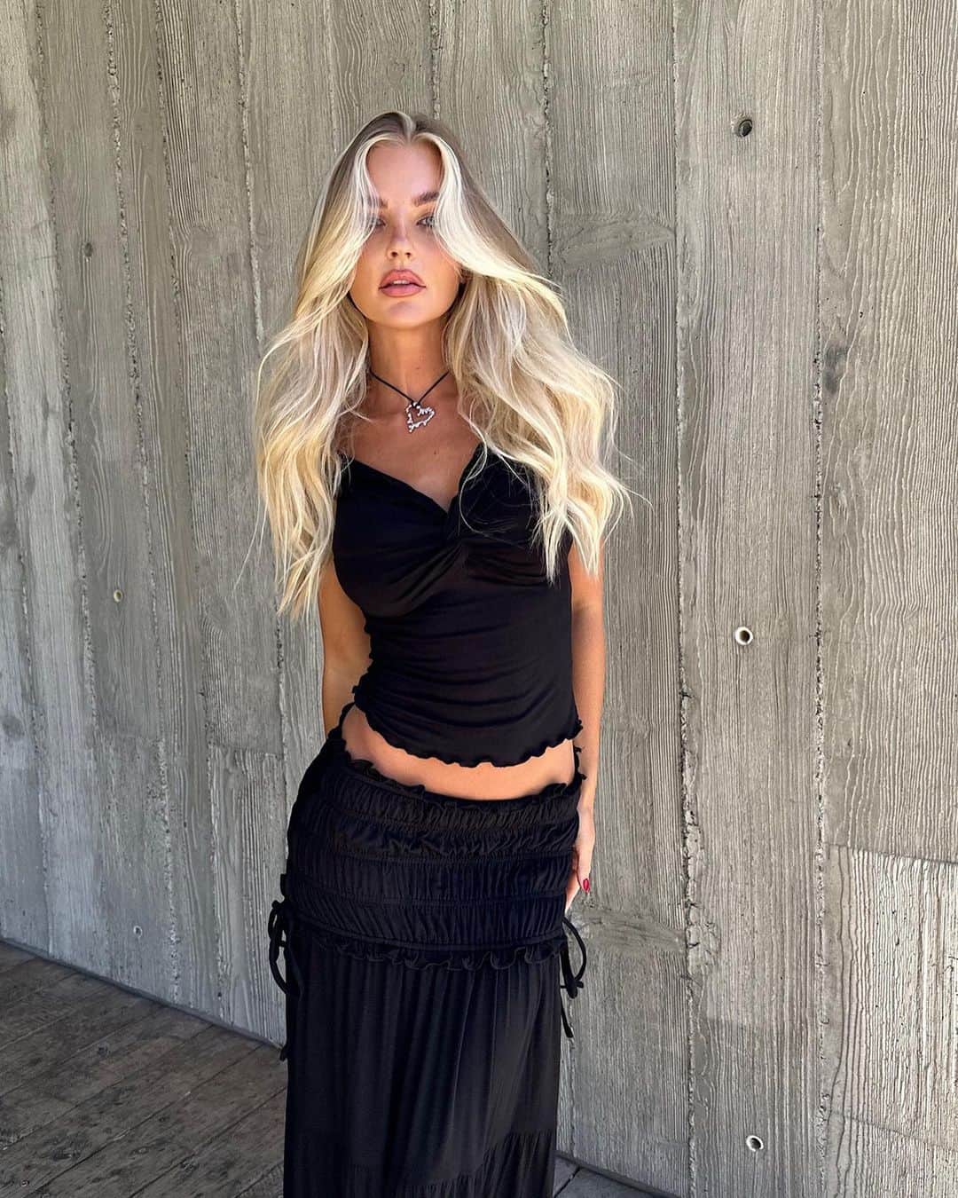 tiger Mistのインスタグラム：「The Denali Top + Skirt. 🖤 Tap to shop 30% OFF. 🏃‍♀️」