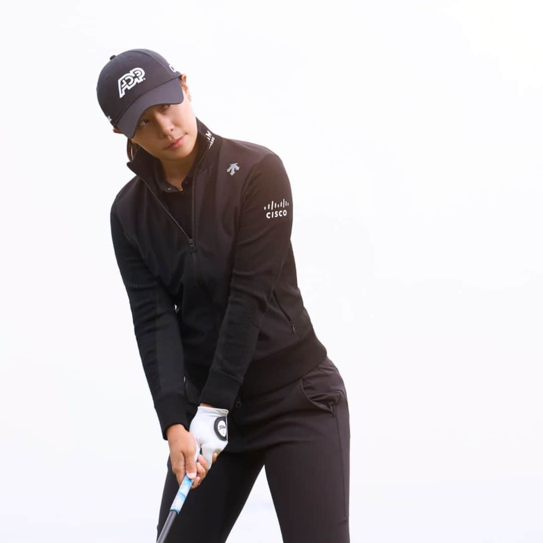 Descenteさんのインスタグラム写真 - (DescenteInstagram)「DESCENTE-partnered LPGA Tour pro golfer Danielle Kang sporting pieces from g-arc's 2023 Fall Winter Collection. This season marks g-arc's debut women's lineup!  DESCENTE's premium golf wear, g-arc, is the ultimate golf wear collection that combines DESCENTE's cutting-edge technology with functional design aethetics.  Look out for our next posts introducing g-arc's 2023 Fall Winter collection worn by our DESCENTE Partners!   #descente #designthatmoves  #descentegolf #daniellekang #golf #lpga #golfing #golfwear #golfgirl #golfpro #golffashion」10月7日 12時01分 - descente_international