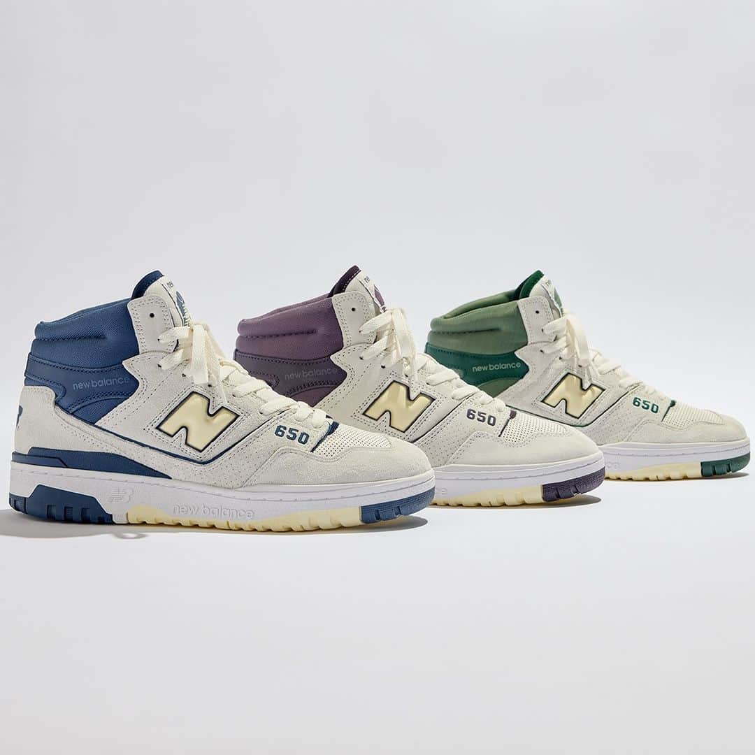 のインスタグラム：「・ ＜10/12　Release＞   NEW BALANCE BB650RVN WHITE/NAVY(VN) ￥19,800  1989年に競技者向けバスケットボールシューズとして登場し、一時代を築いた「PRIDE550」のハイカットモデルとしてリローンチした「650R」から80年代後半を彷彿とさせる絶妙なカラーを纏って登場。存在感あるボリュームシルエットにヌバックとパンチングレザーのコンビネーションを採用し、足首まで包み込むフィット感を提供。ぷっくりとしたNロゴやソールユニットのディテールなどレトロ感を現代風にアレンジ。  *店舗によって取り扱いサイズが異なる場合が御座います。   【販売店舗】  ABC-MART GRAND STAGE ONLINE STORE ABC-MART GRAND STAGE GINZA ABC-MART GRAND STAGE 渋谷店 ABC-MART GRAND STAGE HARAJUKU ABC-MART GRAND STAGE 大阪店  #abcmart #abcマート #abcgs #nb #newbalance #ニューバランス #BB650RVN  #BB650 #newbalance_lifestyle」