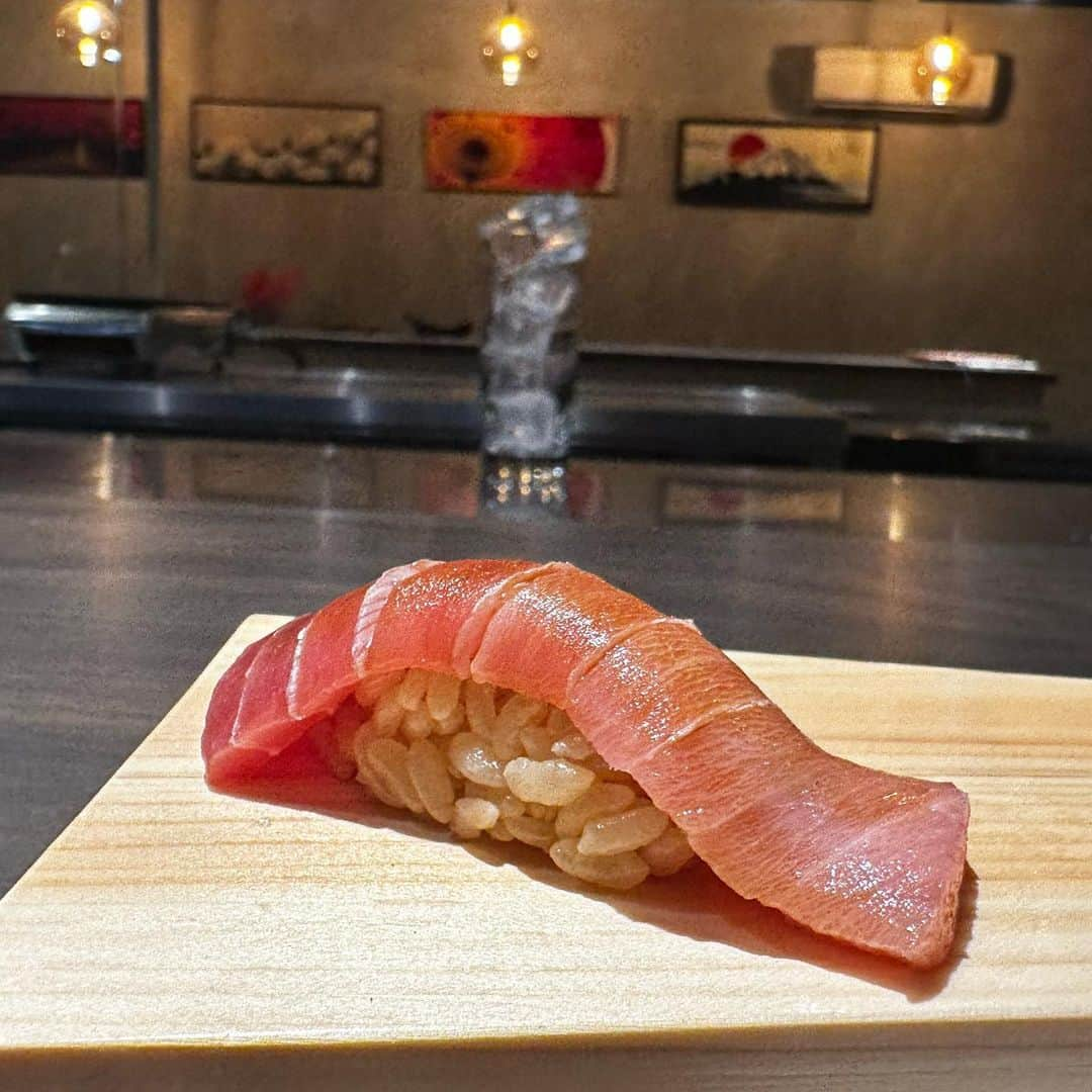 市原彩花さんのインスタグラム写真 - (市原彩花Instagram)「New open! @kappoaraisg  You can enjoy Omakase for $100++🥳  Orchard plazaに割烹料理のお店がオープンしたよ😆 割烹にお寿司も付いてくるのに$100++(¥11000)で頂ける奇跡🥹 シンガポールで気軽に割烹が楽しめるよ☺️ 美味しいしハマりそう🥹  #kappoaraisg #japanesefood#japanesecuisine#kappo#omakase#sgfood#foodporn#sgfoodporn#singaporefoodie#sgeats#sgfoodie#singaporerestaurant#シンガポールグルメ#singapore#シンガポール#singapura#海外生活#海外旅行#海外移住#シンガポール旅行 #あーちゃんシンガポール」10月7日 12時04分 - ayaka_ichihara