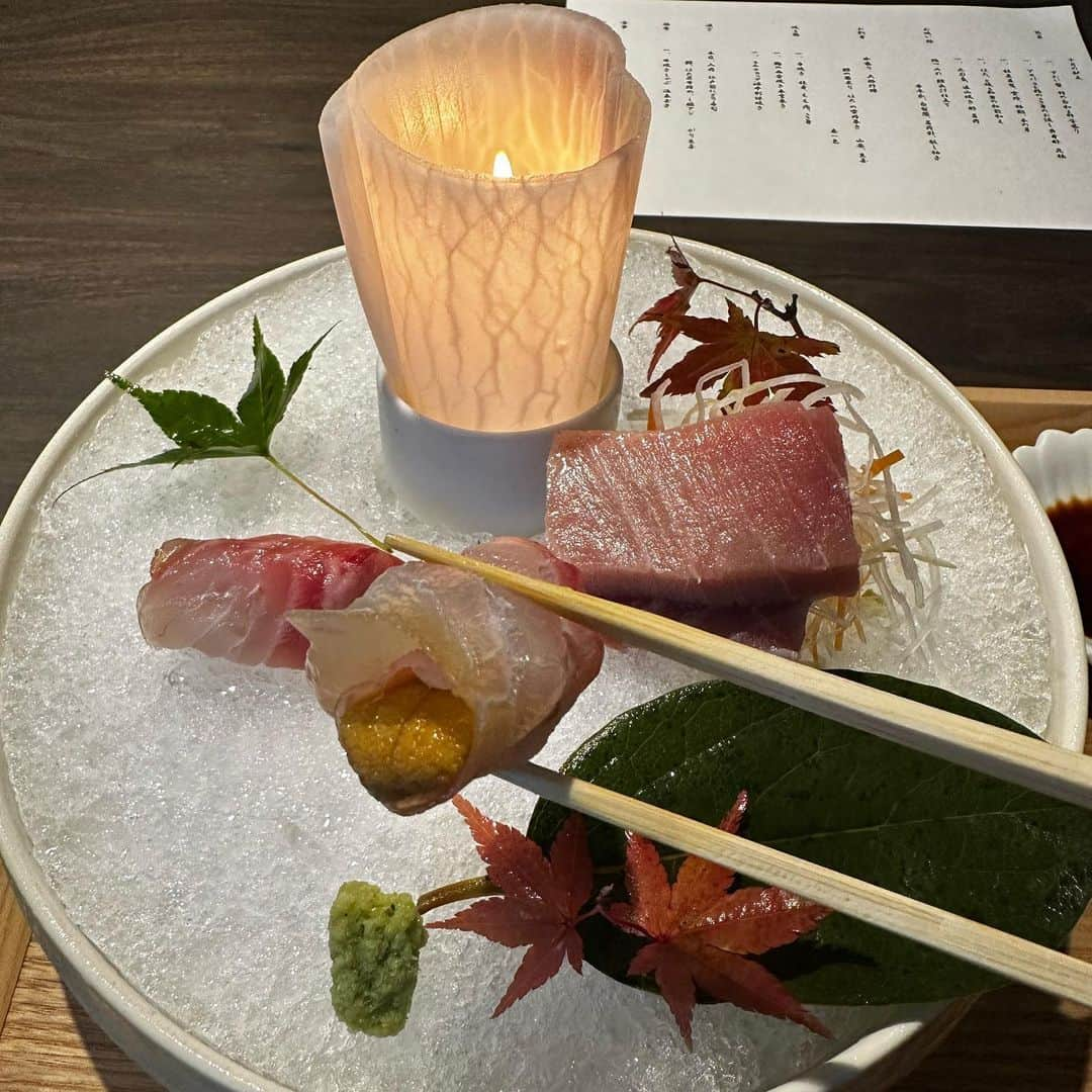 市原彩花さんのインスタグラム写真 - (市原彩花Instagram)「New open! @kappoaraisg  You can enjoy Omakase for $100++🥳  Orchard plazaに割烹料理のお店がオープンしたよ😆 割烹にお寿司も付いてくるのに$100++(¥11000)で頂ける奇跡🥹 シンガポールで気軽に割烹が楽しめるよ☺️ 美味しいしハマりそう🥹  #kappoaraisg #japanesefood#japanesecuisine#kappo#omakase#sgfood#foodporn#sgfoodporn#singaporefoodie#sgeats#sgfoodie#singaporerestaurant#シンガポールグルメ#singapore#シンガポール#singapura#海外生活#海外旅行#海外移住#シンガポール旅行 #あーちゃんシンガポール」10月7日 12時04分 - ayaka_ichihara