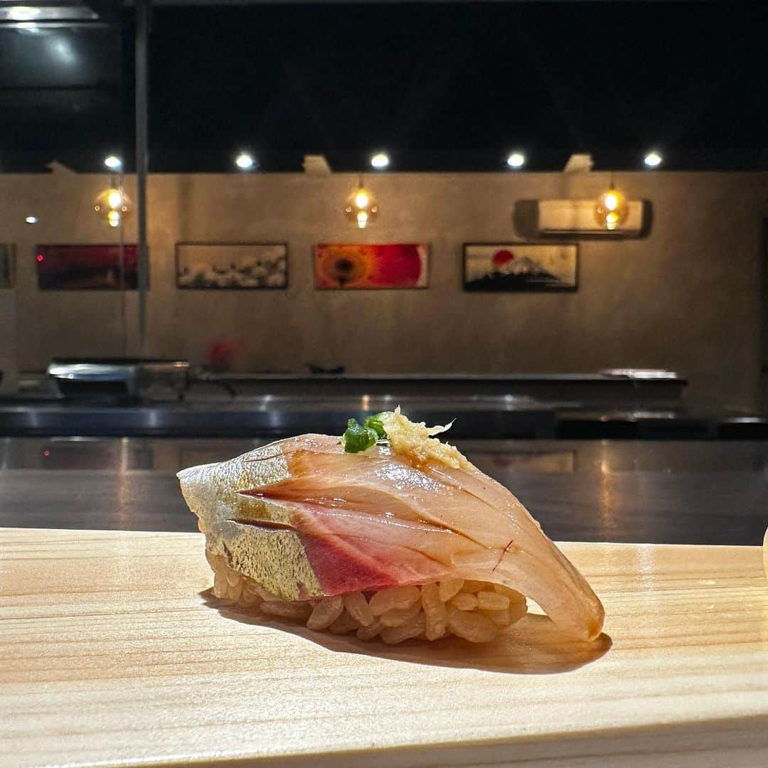 市原彩花さんのインスタグラム写真 - (市原彩花Instagram)「New open! @kappoaraisg  You can enjoy Omakase for $100++🥳  Orchard plazaに割烹料理のお店がオープンしたよ😆 割烹にお寿司も付いてくるのに$100++(¥11000)で頂ける奇跡🥹 シンガポールで気軽に割烹が楽しめるよ☺️ 美味しいしハマりそう🥹  #kappoaraisg #japanesefood#japanesecuisine#kappo#omakase#sgfood#foodporn#sgfoodporn#singaporefoodie#sgeats#sgfoodie#singaporerestaurant#シンガポールグルメ#singapore#シンガポール#singapura#海外生活#海外旅行#海外移住#シンガポール旅行 #あーちゃんシンガポール」10月7日 12時04分 - ayaka_ichihara