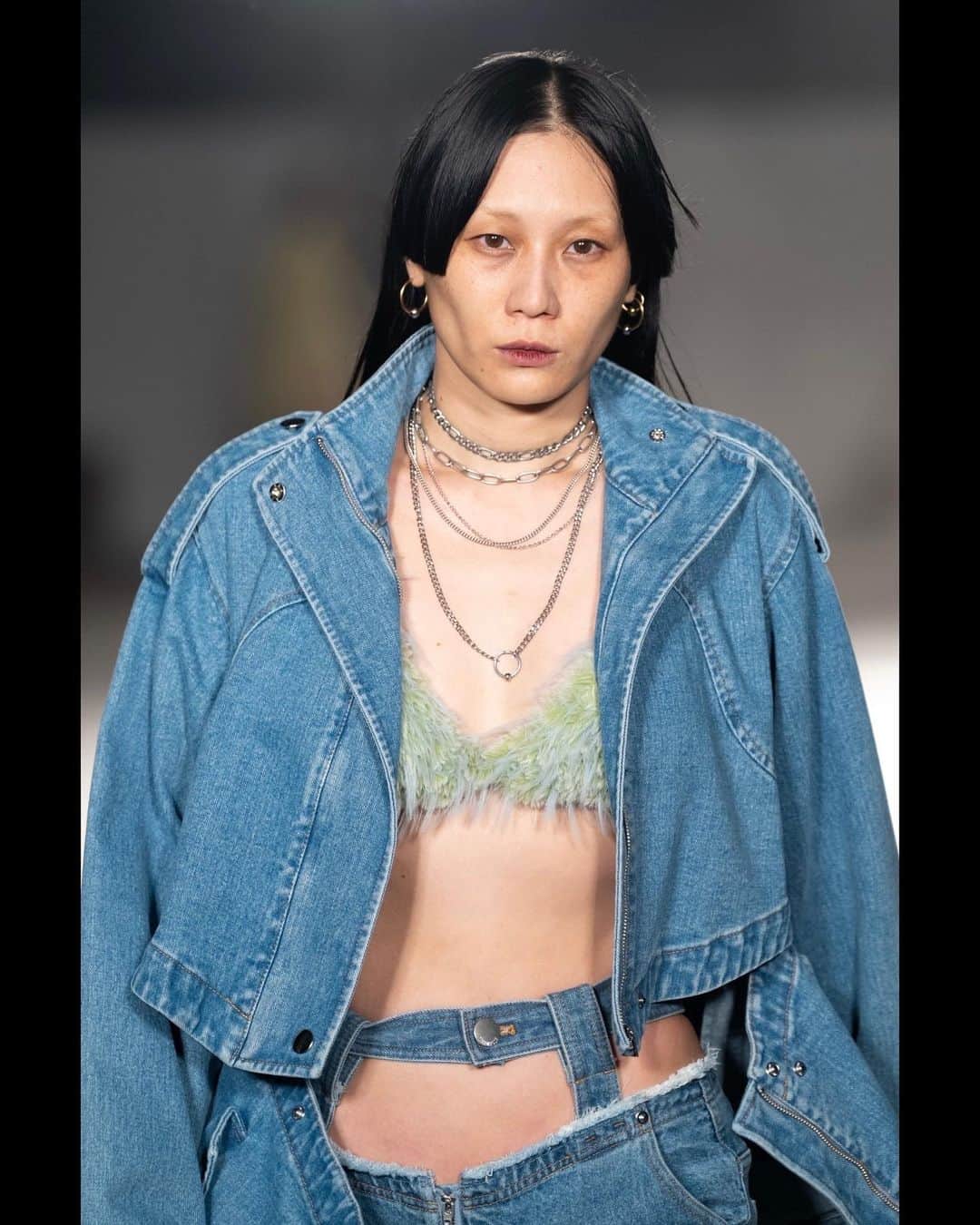 パメオ・ポーズさんのインスタグラム写真 - (パメオ・ポーズInstagram)「【PAMEO POSE 10th ANNIVERSARY RUNWAY - 2023 AW MOIST PUNK -】  - MY WAY - SHOW DIRECTOR： @kentoteranaka  MODEL： @wolfnana  HAIR&MAKE UP： @mikiyafujioka0603 @shiseido_hma  STYLING&STREET CASTING： @remember_seiko  DIRECTOR OF PHOTOGRAPHY： @arimoremember (The End Tokyo) MOVIE DIRECTOR： @remember_seiko (The End Tokyo) RUNWAY PHOTO： @koji.shimamuraph  PRESS： @pred_pr  PRODUCTION： @sundesigninstitute  PERFORMANCE： @charitykase Supported By @fancyhimtokyo  GRAPHIC DESIGN： @bye_ayanon   MUSIC DIRECTOR： @peli4649  MUSIC  @outoforbitofficial , @gorovski.official / Drumatix @djhellofficial , Klaus Nomi / Cold Song 2013  PAMEO POSE DIRECTOR&DESIGNER： @peli4649   Thursday,August 24,2023 At JAPAN NATIONAL STADIUM  #pameopose #pameopose10thanniversary」10月7日 12時23分 - pameopose