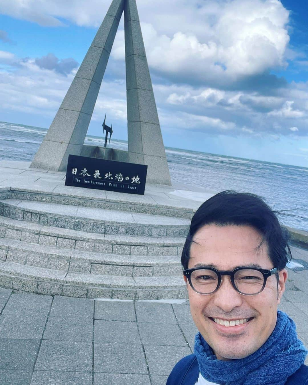 前川泰之さんのインスタグラム写真 - (前川泰之Instagram)「仕事で日本最北の村、猿払村へ行ってきました！  ついでに宗谷岬でパシャ📷✨  仕事のお知らせはまた改めて✋🏻😌  #猿払村　#日本最北の地　#北海道　#ロケ」10月7日 12時45分 - maekawa_yasuyuki_official