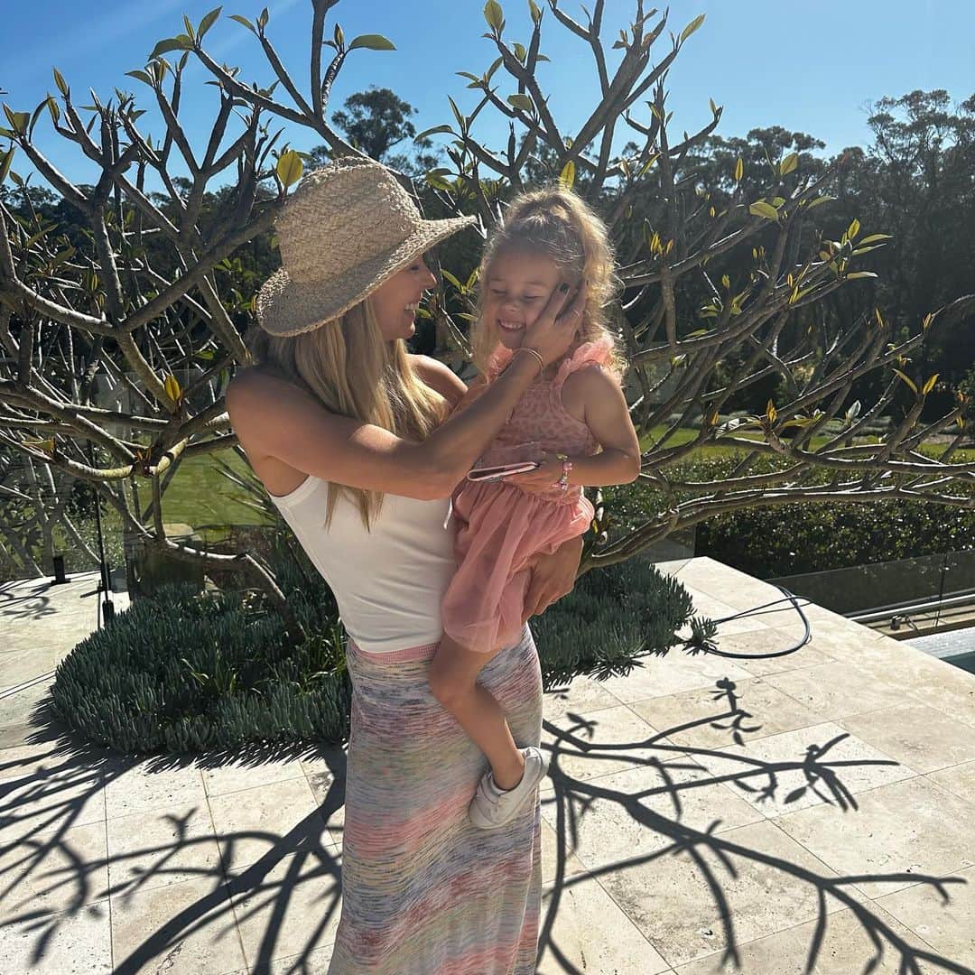 ジェニファー・ホーキンスのインスタグラム：「Some little moments with my faves this past week. ☺️🩷」