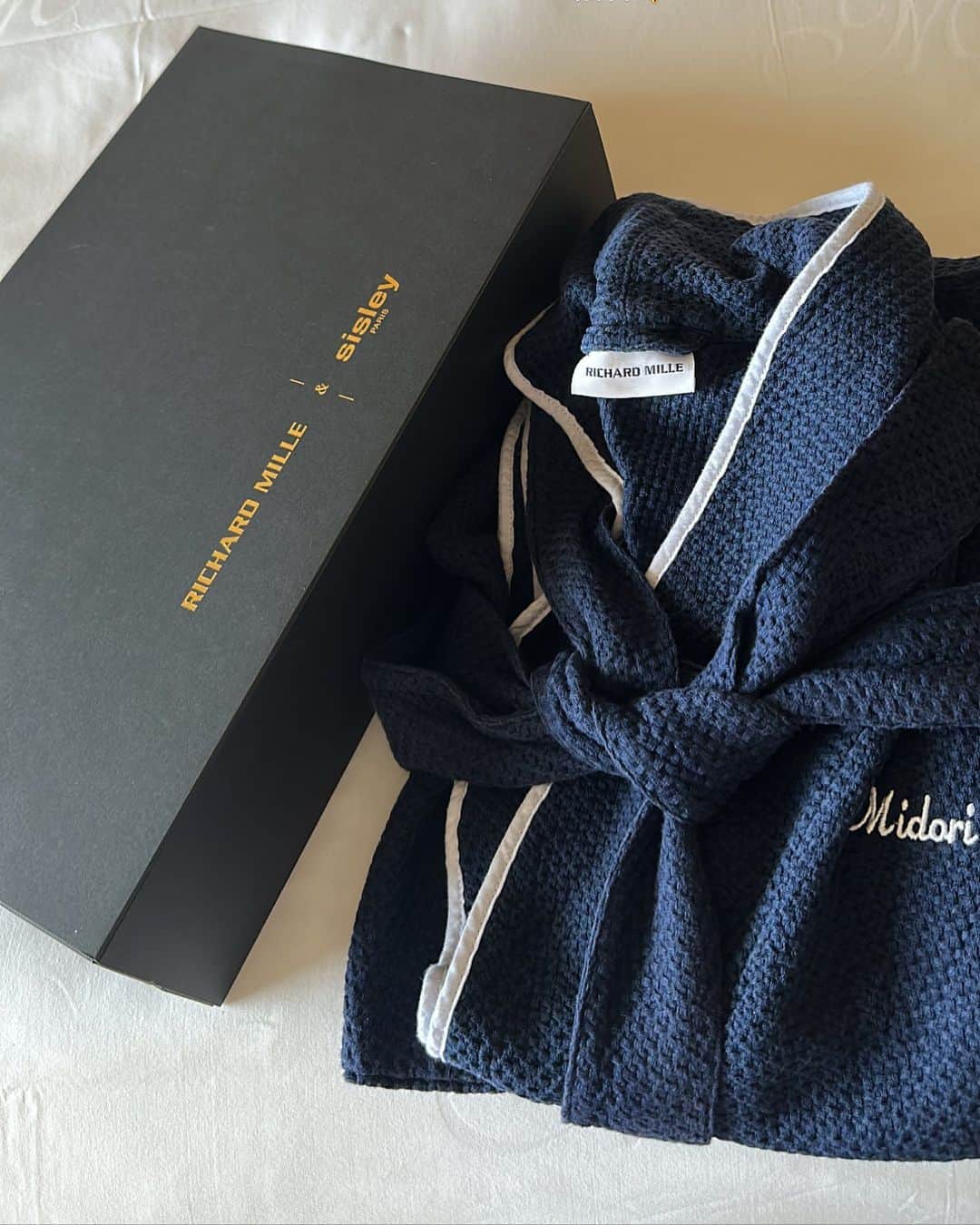 ヴァネッサみどりさんのインスタグラム写真 - (ヴァネッサみどりInstagram)「Thank you @richardmille family for the kind hospitality 🩵 We truly enjoyed ourselves in Singapore! ✨ Huge Congrats on the 20 years milestone and congrats on the beautiful new store concept! 😍 この度はリシャードミルの皆様にシンガポールにご招待頂き、新ブティックのローンチパーティーそして #richardmille  アジア20周年のお祝いを一緒にさせて頂きました🥳 格違いのホスピタリーで幸せな時間を過ごせました🥺✨」10月7日 12時51分 - midoritakechi