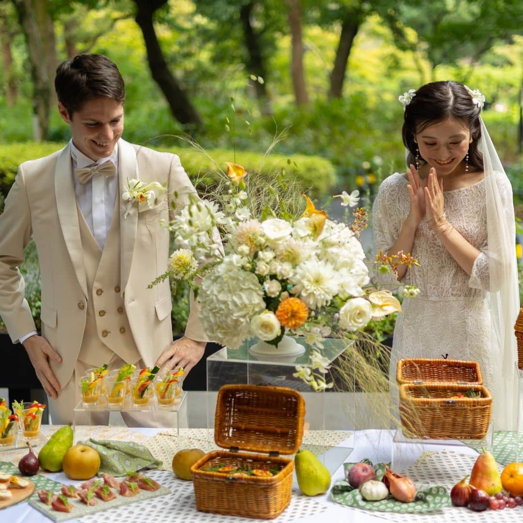 日比谷パレスのインスタグラム：「. Hibiya Palace 日比谷パレス  東京駅からも近く、都会のビルと日比谷公園の緑に囲まれた日比谷パレス。  日比谷公園の歴史と共に歩んできた日比谷パレスならではの空気感を味わうことが出来ます。  日比谷パレスで、お二人の特別な一日を。」
