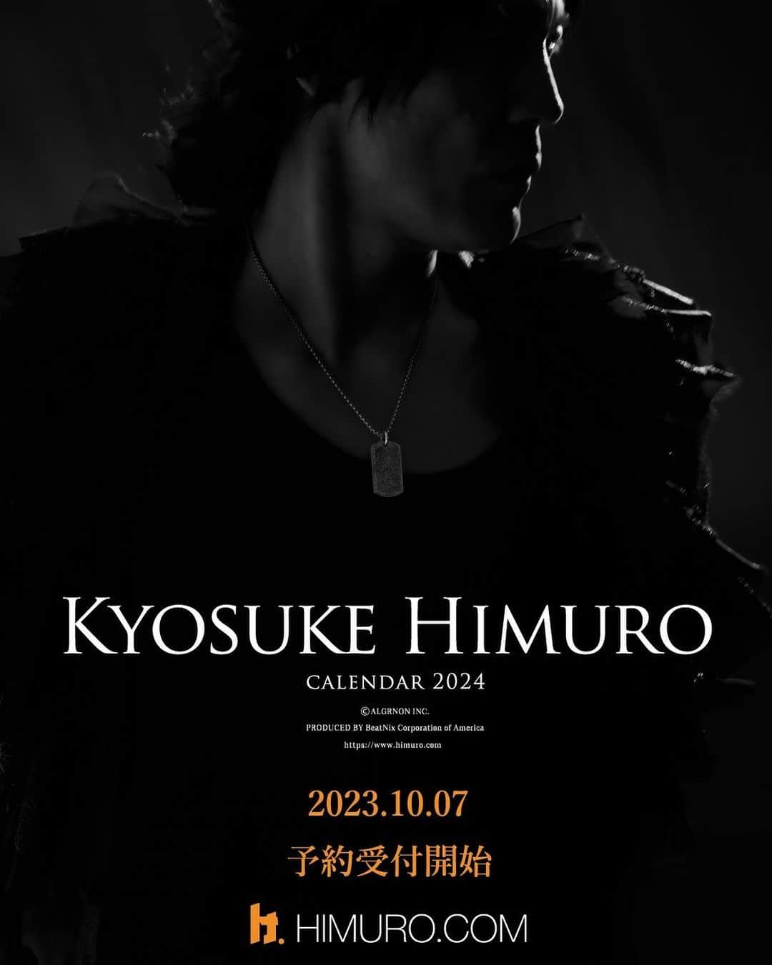 氷室京介さんのインスタグラム写真 - (氷室京介Instagram)「《KYOSUKE HIMURO Wall Calendar 2024》 壁掛け仕様のカレンダー。写真映えのするB3サイズで、月が変わり切り取った後はポスター風に飾る良いサイズ。  《KYOSUKE HIMURO Desktop Calendar 2024》 卓上カレンダー。コンパクトで置き場所に困らないサイズ感。  それぞれ各年代の代表的な写真で12カ月を構成。 壁掛けB3、卓上B6共に構成される写真はそれぞれ異なります。最後のページに写真のみのボーナスページも✨  #氷室京介 #2024calendar #kingswing   himuro.com/feature/shop」10月7日 13時10分 - himuro_com