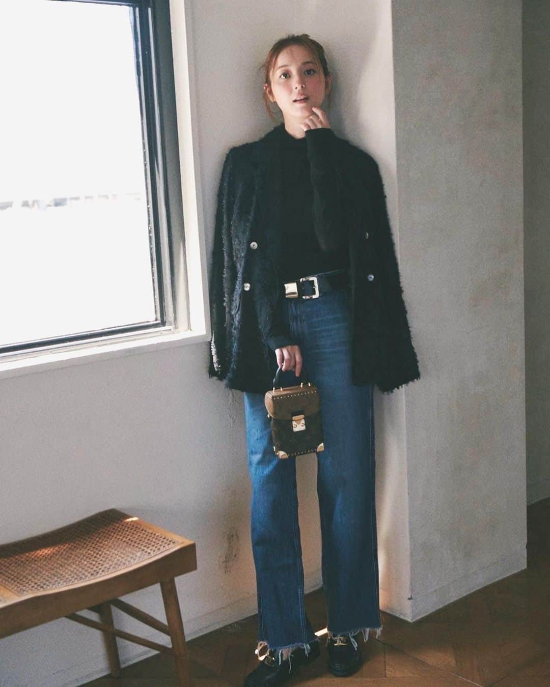 佐々木希さんのインスタグラム写真 - (佐々木希Instagram)「. 私服🖤  tops.outer #iNtimite denim #yanuk shoes #fendi bag #louisvuitton  #PR  @intimite_onemile」10月7日 13時23分 - nozomisasaki_official