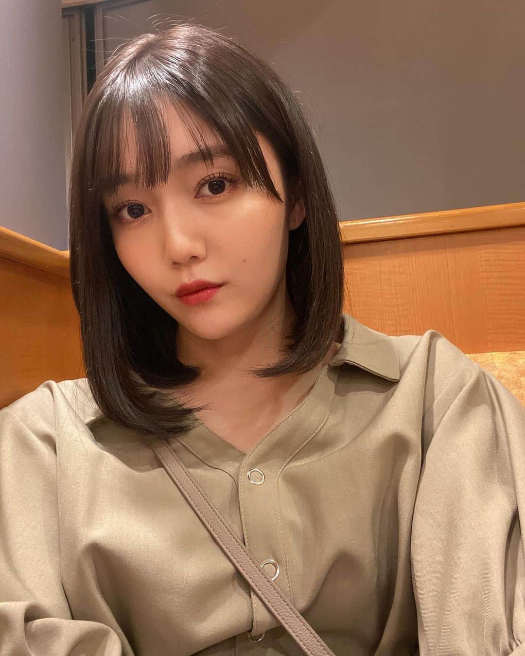 のインスタグラム：「秋ヘアカラー🫶 #スライドしてみてね　#2枚目変顔」