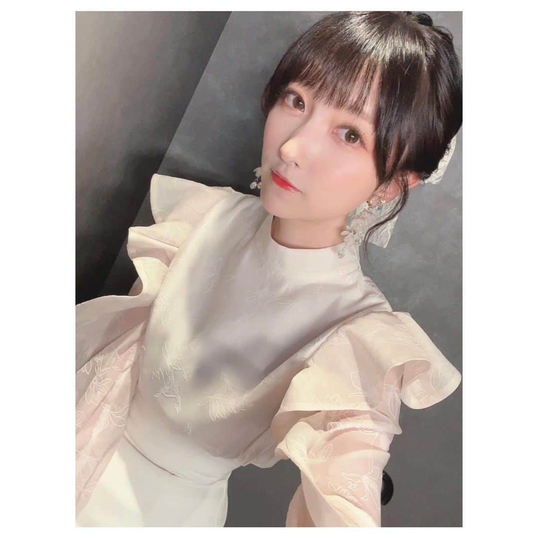 山崎エリイさんのインスタグラム写真 - (山崎エリイInstagram)「ㅤㅤㅤㅤㅤㅤㅤㅤㅤㅤㅤㅤㅤㅤㅤㅤㅤㅤㅤㅤㅤㅤㅤㅤㅤㅤㅤㅤㅤㅤㅤㅤㅤㅤㅤㅤㅤㅤㅤㅤㅤㅤㅤㅤㅤㅤㅤㅤㅤ このお洋服、 とても好きなのですが 着る時間が一瞬だったので どこかで改めて着たい。。 🐩🤍  #山崎エリイ #Erii」10月7日 13時28分 - erii_yamazaki