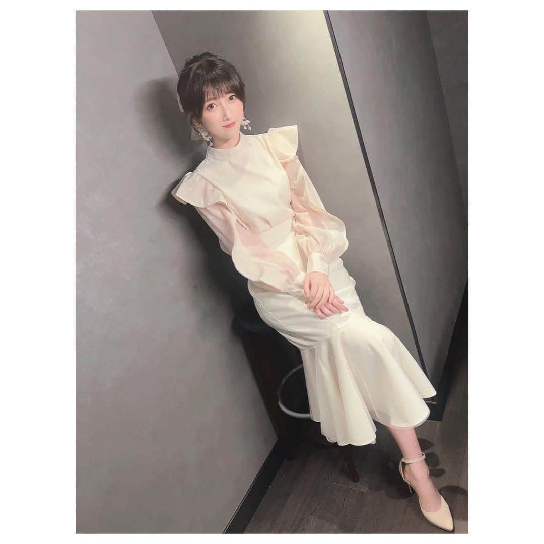 山崎エリイのインスタグラム：「ㅤㅤㅤㅤㅤㅤㅤㅤㅤㅤㅤㅤㅤㅤㅤㅤㅤㅤㅤㅤㅤㅤㅤㅤㅤㅤㅤㅤㅤㅤㅤㅤㅤㅤㅤㅤㅤㅤㅤㅤㅤㅤㅤㅤㅤㅤㅤㅤㅤ このお洋服、 とても好きなのですが 着る時間が一瞬だったので どこかで改めて着たい。。 🐩🤍  #山崎エリイ #Erii」