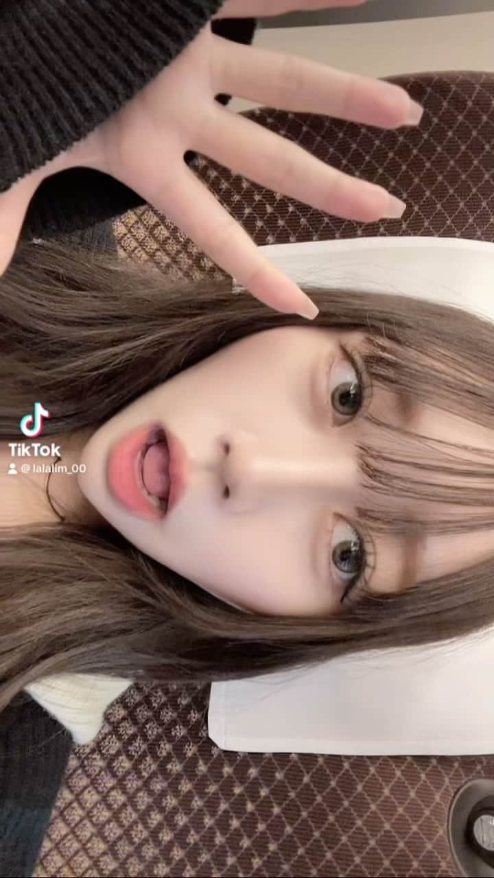 ゆらのインスタグラム：「アッアッ(´□`*)」