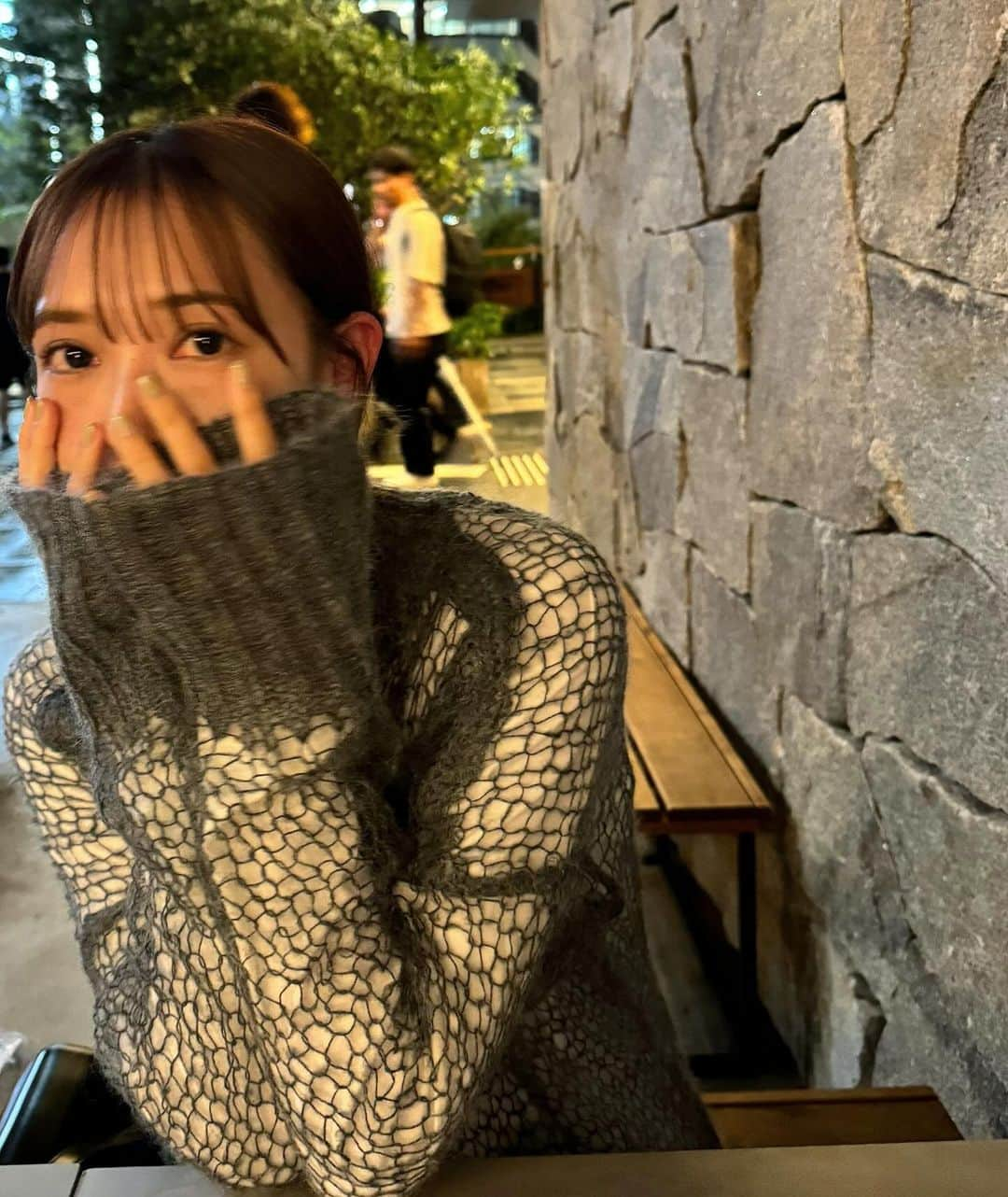 山内遥さんのインスタグラム写真 - (山内遥Instagram)「.  雨の日にテラス席で乾杯🍻♡ お仕事終わりに久しぶりのビールは酔うね！笑  ニットは @todayful_ 🌿寒くなる前に。。♡ .」10月7日 19時03分 - haruka__yamauchi