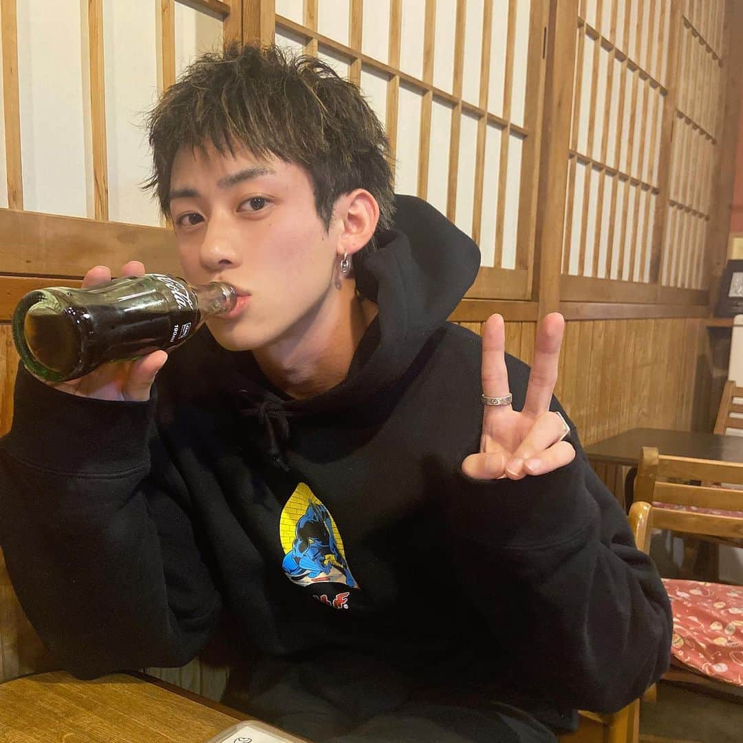 のインスタグラム：「めっちゃDMが多かったので フィード投稿しまぁす  ちゃんと全部見た＾＾ 改めてコメントに書いてくれ♡  thank you🍫  #fyp #japan #asia #asian #model  #modellife #instagood  #followforfollowback  #follow #likesforlike #islam #snap  #photooftheday #nofilter #tbt #igers #picoftheday  #nature #swag #lifeisgood #caseofthemondays #instapic #instadaily #selfie」