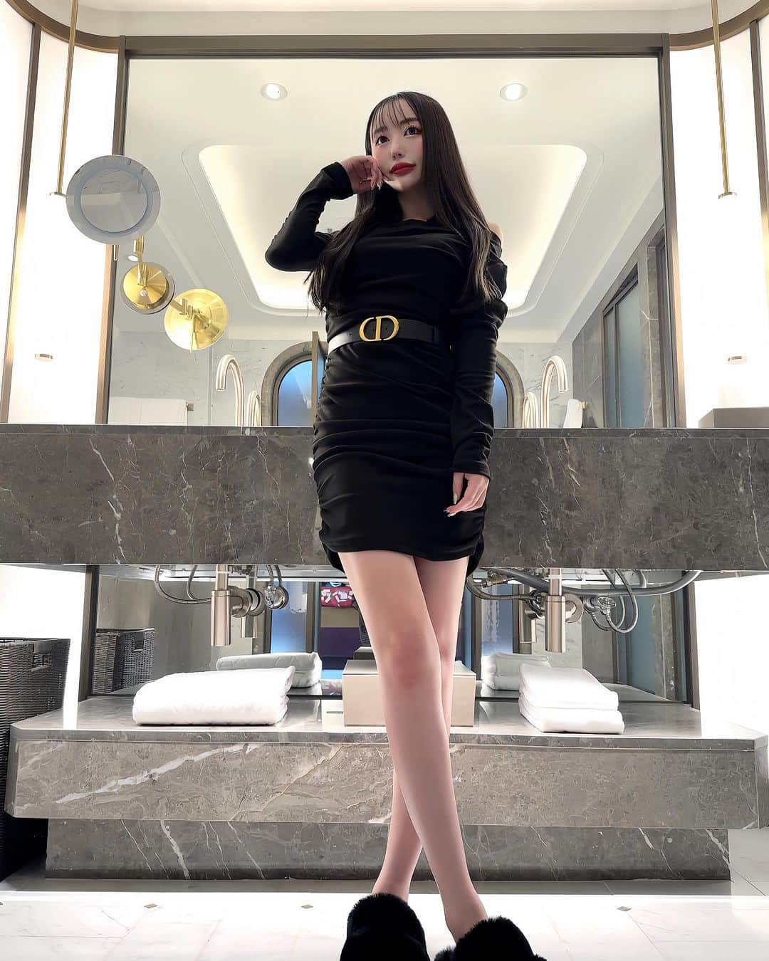 白咲えりかのインスタグラム：「JOSUN PALACE 🇰🇷🖤 ホテルの詳細はハイライトの【🇰🇷Ⅳ】に かなり詳しく載ってるから見てね🫶  とっても素敵なホテルだった💓  #josunpalace #チョスンパレスソウル江南 #江南 #江南ホテル #bts #韓国 #韓国旅行 #韓国ファッション #韓国ヘア #韓国コーデ #한국 #한국여행 #한국어 #korea #ホカンス #love #happy #名古屋 #大阪 #followforfollowback #いいね返し #instagood #instadaily #instagram #fire生活」