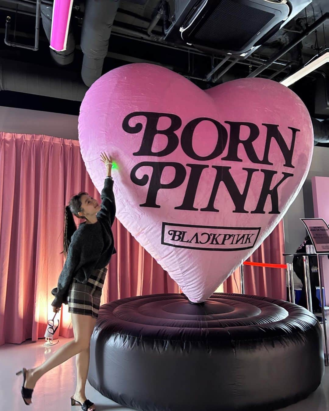 新野尾七奈さんのインスタグラム写真 - (新野尾七奈Instagram)「BORN PINK💗🖤」10月7日 13時57分 - nanagirl7