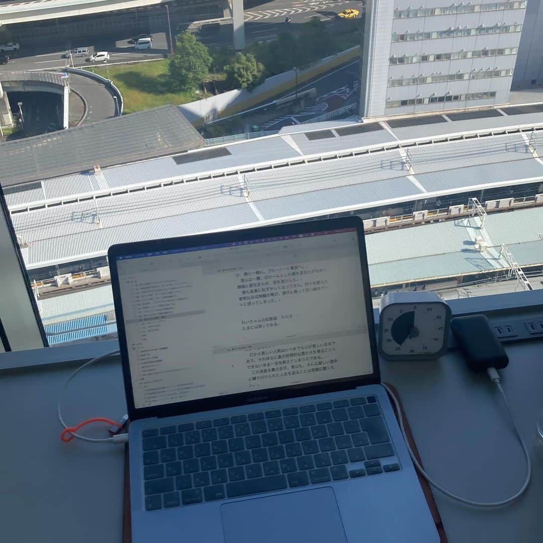 滝本竜彦のインスタグラム：「今日も小説書くよー」