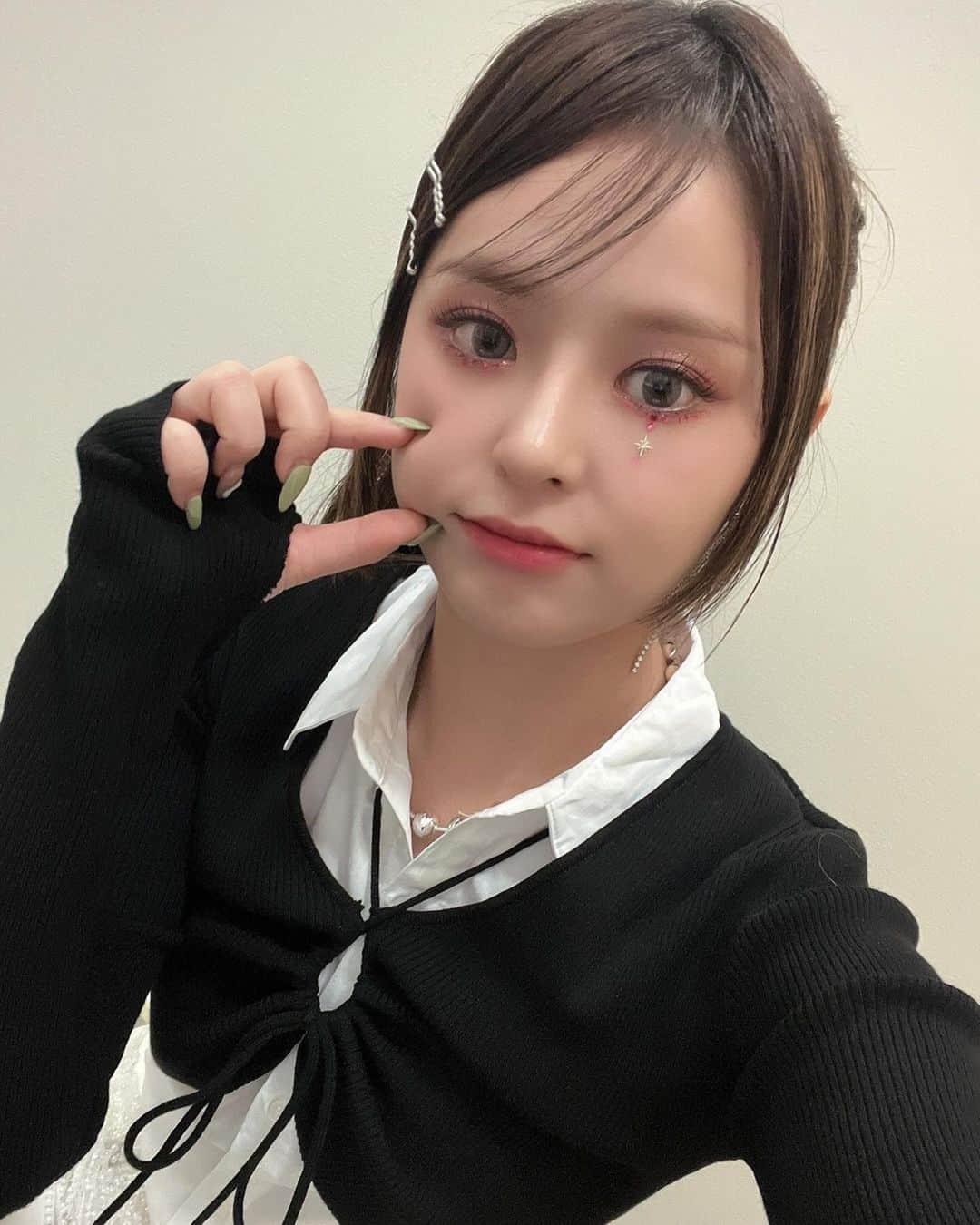 EVERGLOWのインスタグラム：「[📸Today EVERGLOW]  23.10.07 #KCONSAUDIARABIA2023  오늘의 에버글로우💜  #EVERGLOW #에버글로우 #이유 #시현 #미아 #온다 #아샤 #이런 #KCON」