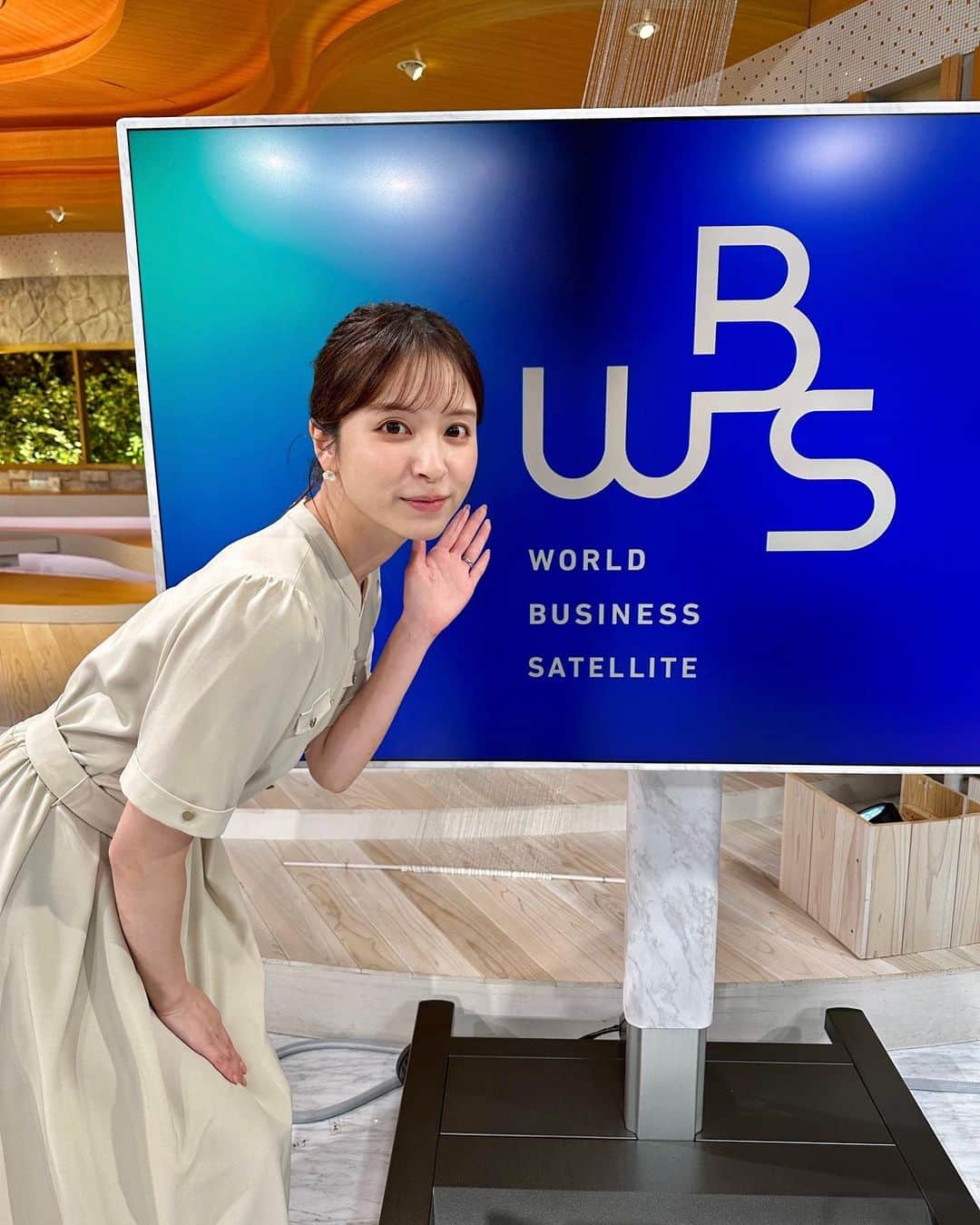 角谷暁子のインスタグラム：「9月って、あったかしら！？というくらい、あっという間に過ぎていきました。 ようやく朝晩は秋の匂いがしてきましたね。 今年も残り3ヶ月、もう少しSNSをきちんと更新しようと思ってみた次第です。 ということでみなさん引き続き #WBS をよろしくお願いいたします📺」