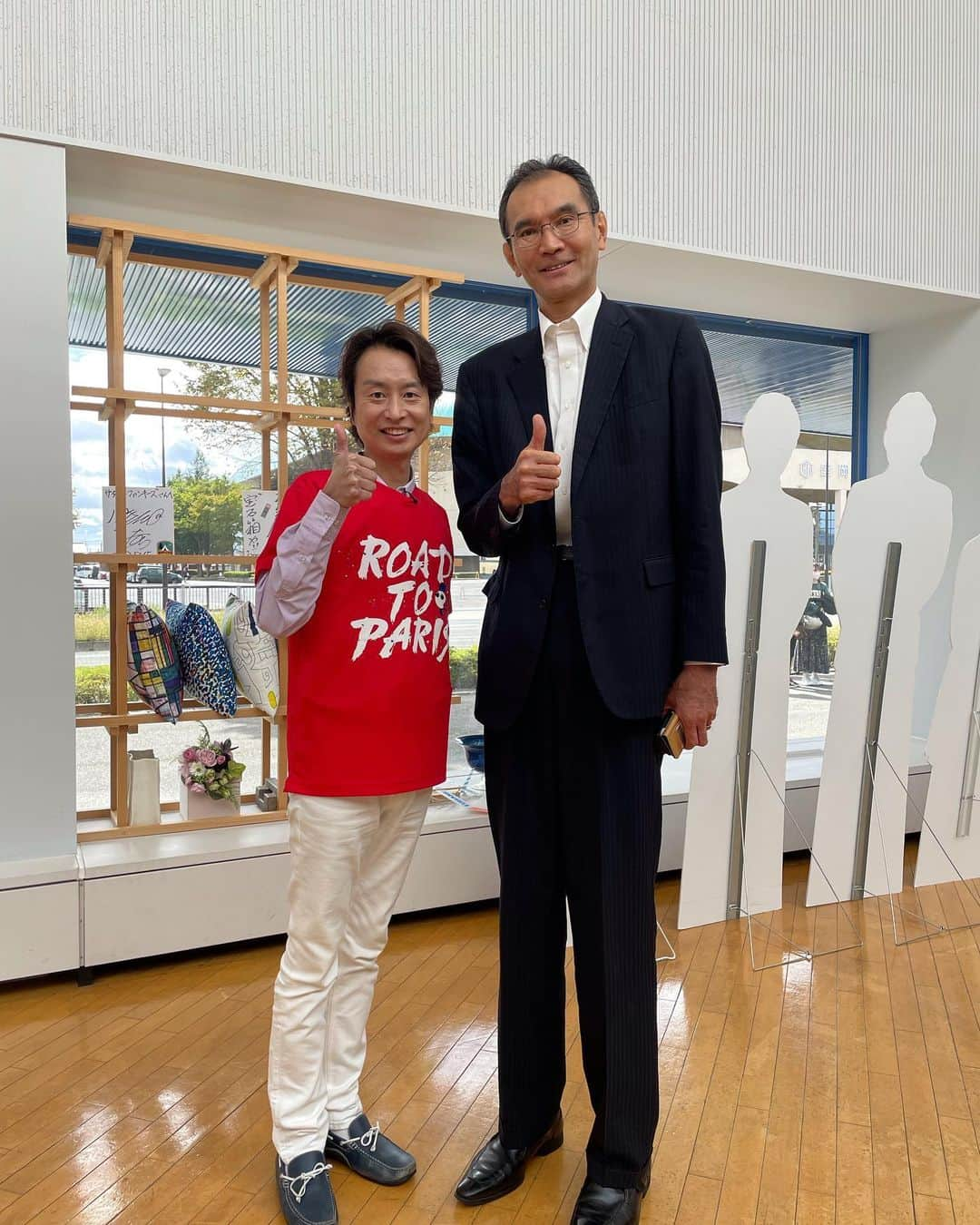 千田剛裕のインスタグラム：「サタファンゲスト⚡️ 元男子バレー日本代表 大竹秀之さん🏐 高校大学の先輩とご一緒できて 嬉しかったです☺️ 男子バレー日本代表は大一番を迎えます！ みんなで応援しましょう📣 #大竹秀之 さん#バレー元日本代表#バレーボール#法政ニ高#法政大学#サタデーファンキーズ#サタファン#めんこいテレビ#アナウンサー#千田剛裕」