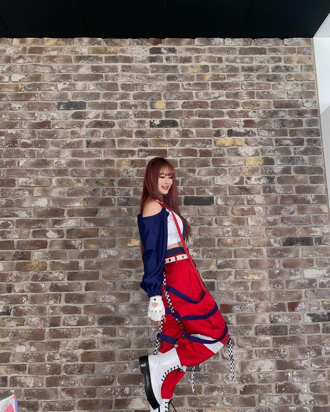 隅谷百花さんのインスタグラム写真 - (隅谷百花Instagram)「:)  activate8🧬  もうすぐLIVE Tour スタート🔥  #activate #live #tour」10月7日 15時01分 - girls2_momodatteba_official