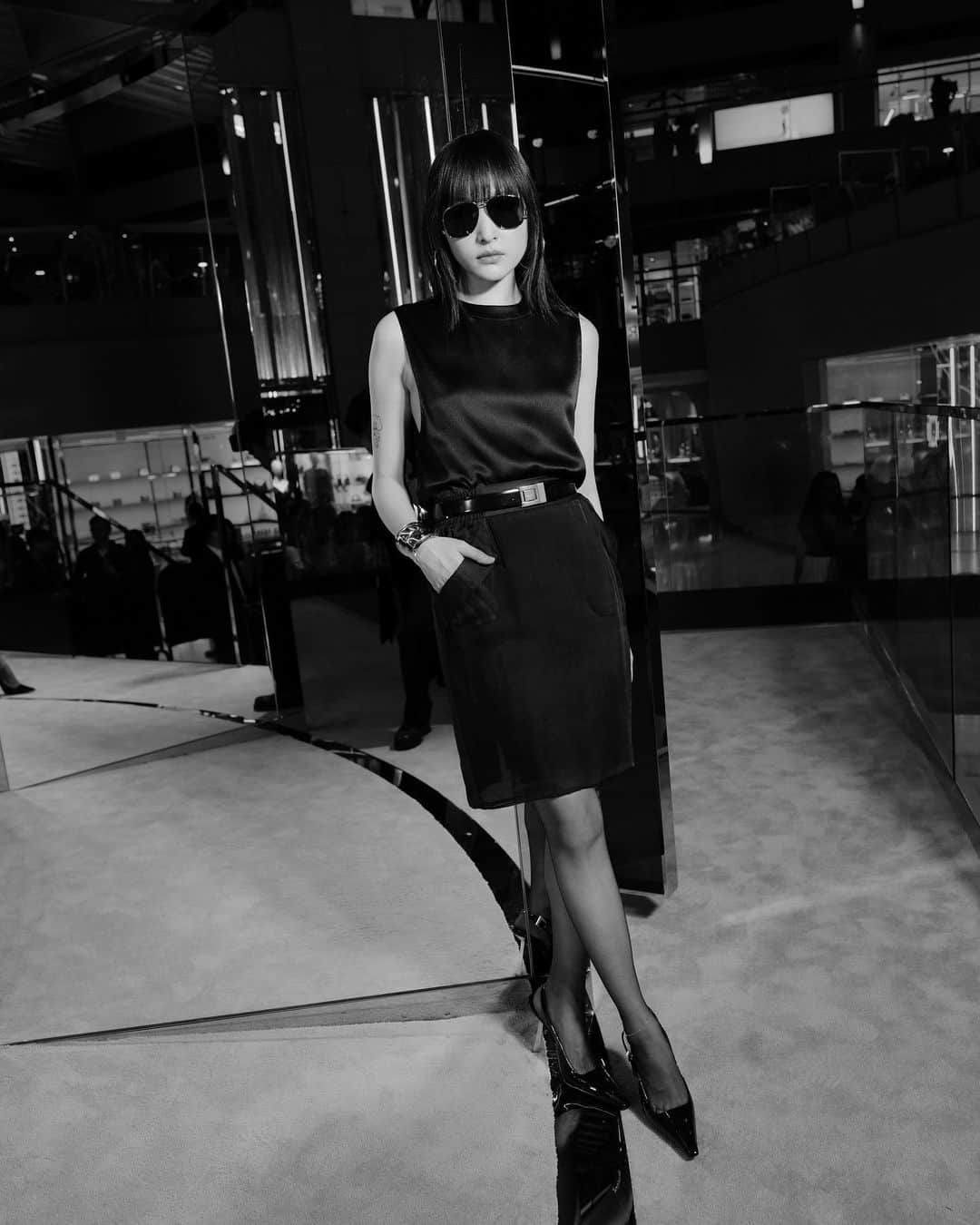 ハンナ・チャンのインスタグラム：「🖤 @ysl #ysl」