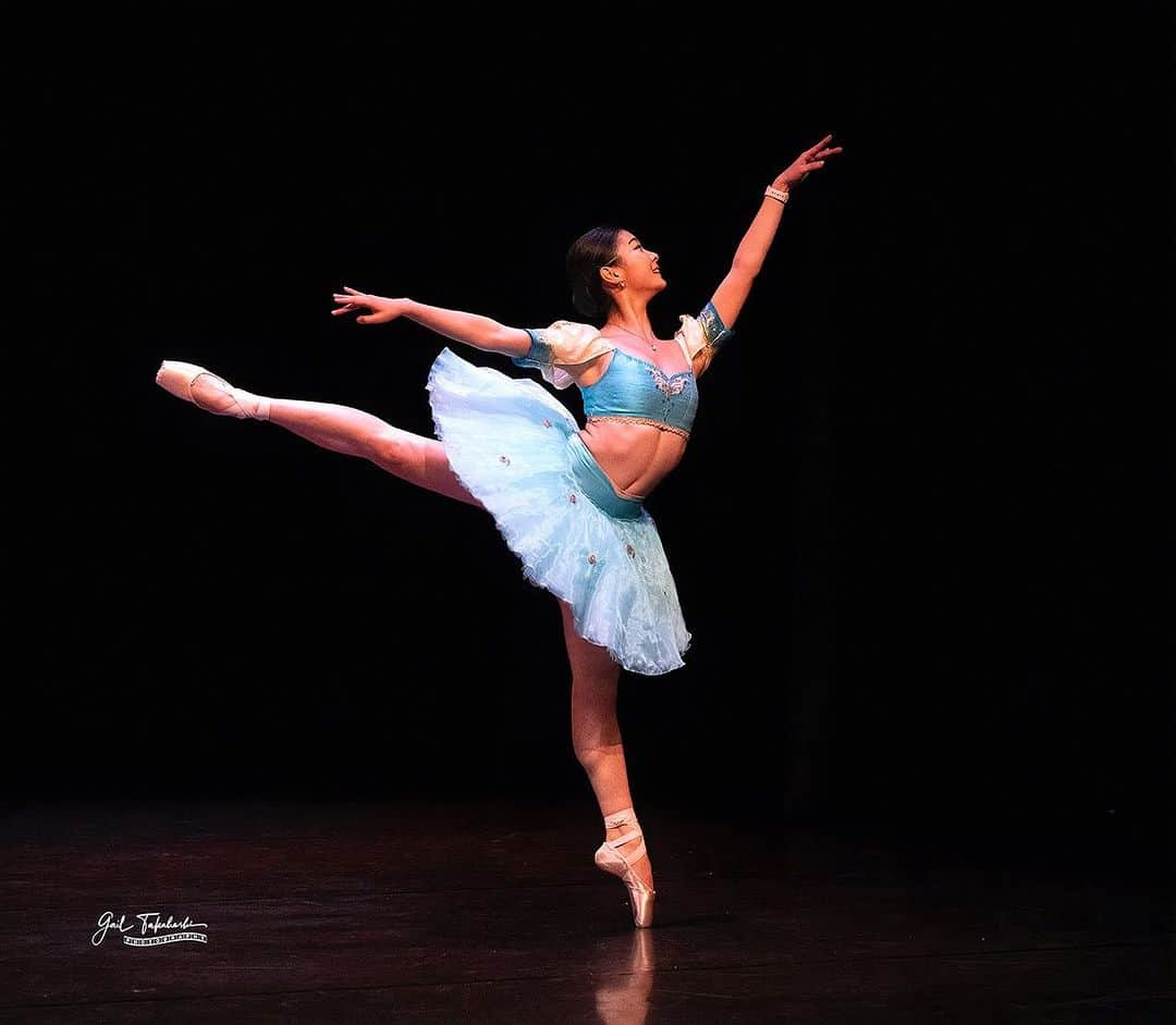 池田怜良のインスタグラム：「The first program of this season “Ballet Rocks” opened this week on tour! My first shows with @balletvictoria has been a blast 🩶 Feeling very grateful for the warm audience and am looking forwards to share the fun with more people 💫  Photos by Gail Takahashi and Richard Marshall」