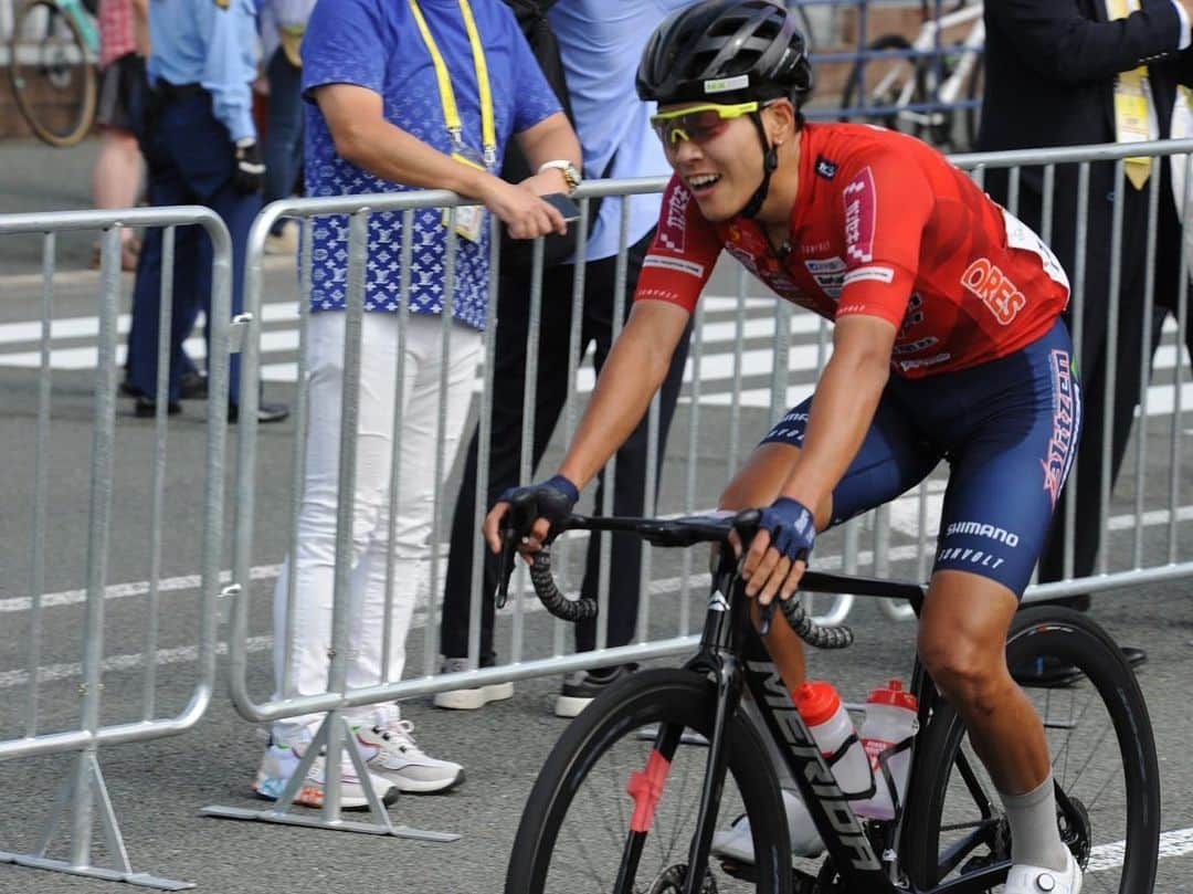 沢田時のインスタグラム：「ツールド九州1st福岡は12位。  牛鳴峠はかなりキツかったですが谷キャプテンと先頭集団でゴールして明日に繋げました。沿道からの声援がとても多くてこのレースを走れて幸せです。  地元で見事な連勝を飾った兒島選手おめでとう👏 明日も頑張ります！  #マイナビツールド九州  #宇都宮ブリッツェン」