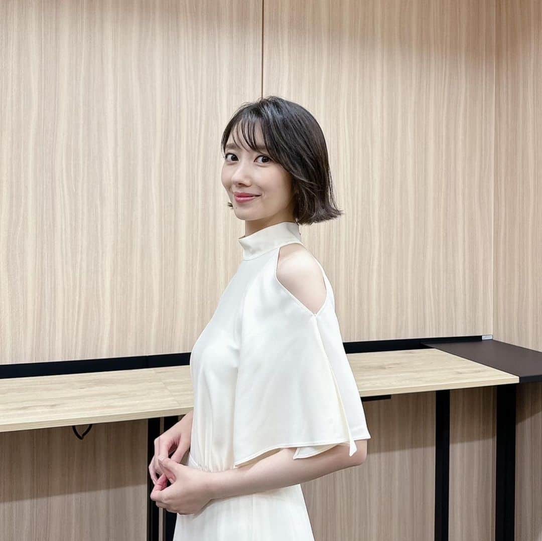 波瑠のインスタグラム：「映画アナログ 無事に公開を迎えることができました  たくさんの温もりにつつまれながら、 悟とみゆきが愛を育んでいく様子、 ふたりがたどり着く愛のかたちを 感じていただけたらと思います。」