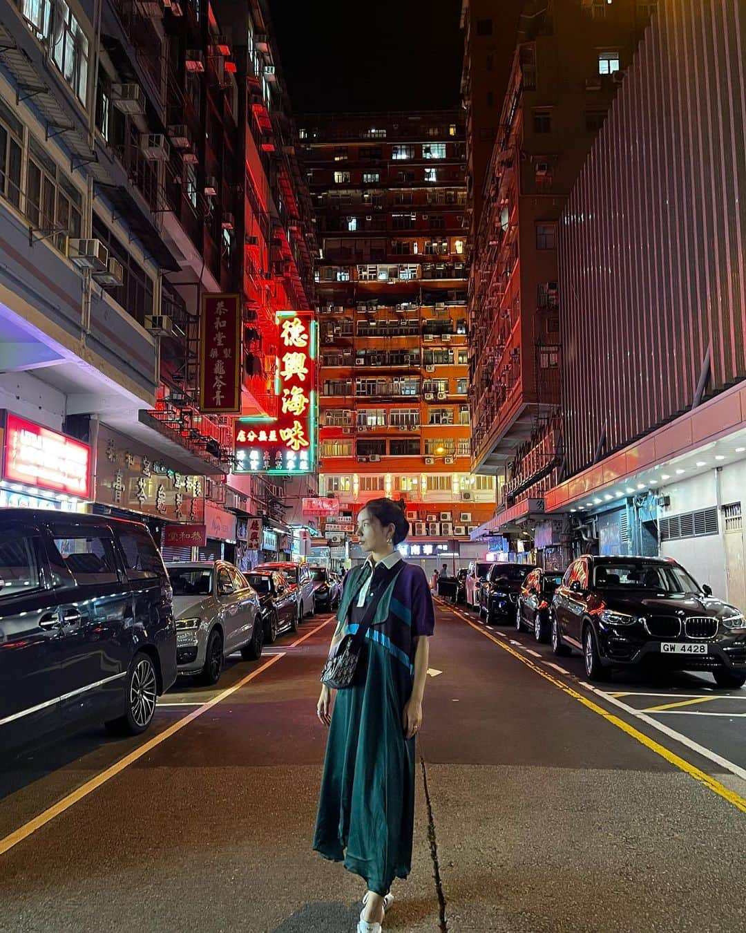 村上瑠美奈さんのインスタグラム写真 - (村上瑠美奈Instagram)「HongKong🇭🇰 カラフルでエネルギッシュな街❤️‍🔥  #hongkong #hongkongtrip #香港旅行 #香港観光」10月7日 15時29分 - ruminamurakami