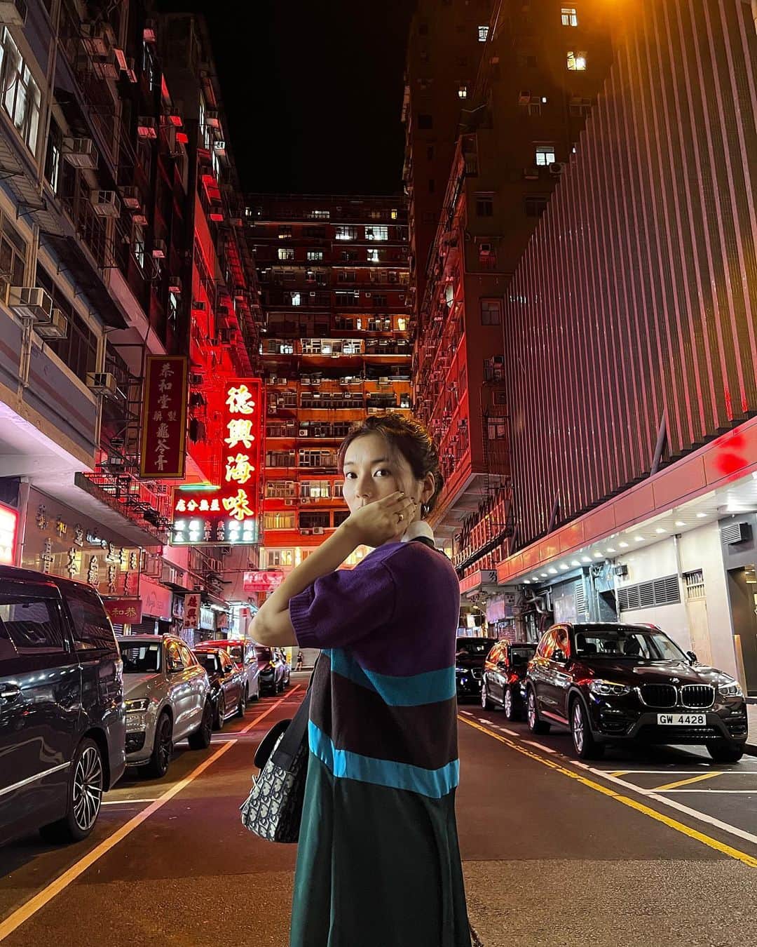 村上瑠美奈のインスタグラム：「HongKong🇭🇰 カラフルでエネルギッシュな街❤️‍🔥  #hongkong #hongkongtrip #香港旅行 #香港観光」