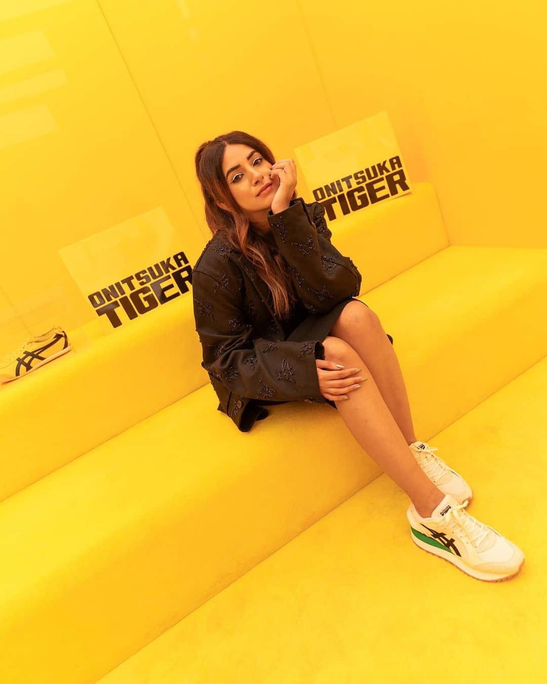 Aashna Shroffさんのインスタグラム写真 - (Aashna ShroffInstagram)「48 hours in Milan with @onitsukatigerindia for their SS24 show, after party and re-see! Always an unforgettable experience ⚡️  @onitsukatigerofficial #OnitsukaTiger #OnitsukaTigerIndia #MFW #SS24 #ad」10月7日 15時40分 - aashnashroff