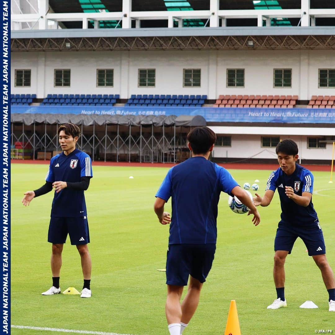 日本サッカー協会さんのインスタグラム写真 - (日本サッカー協会Instagram)「. 🔹#U22日本代表 🔹 【2023.10.6 Training Report✍️】  第19回アジア競技大会（2022/杭州）、中2日で迎えるU-24韓国代表との決勝戦に向けて前日練習を実施⚽️  13年ぶりの優勝をかけた一戦は本日21:00キックオフです☝️  詳しいレポートはプロフィールのJFA公式サイト『JFA.jp』から✍️  #AsianGames #夢への勇気を  #jfa #daihyo #サッカー日本代表 #サッカー #soccer #football #⚽」10月7日 15時35分 - japanfootballassociation