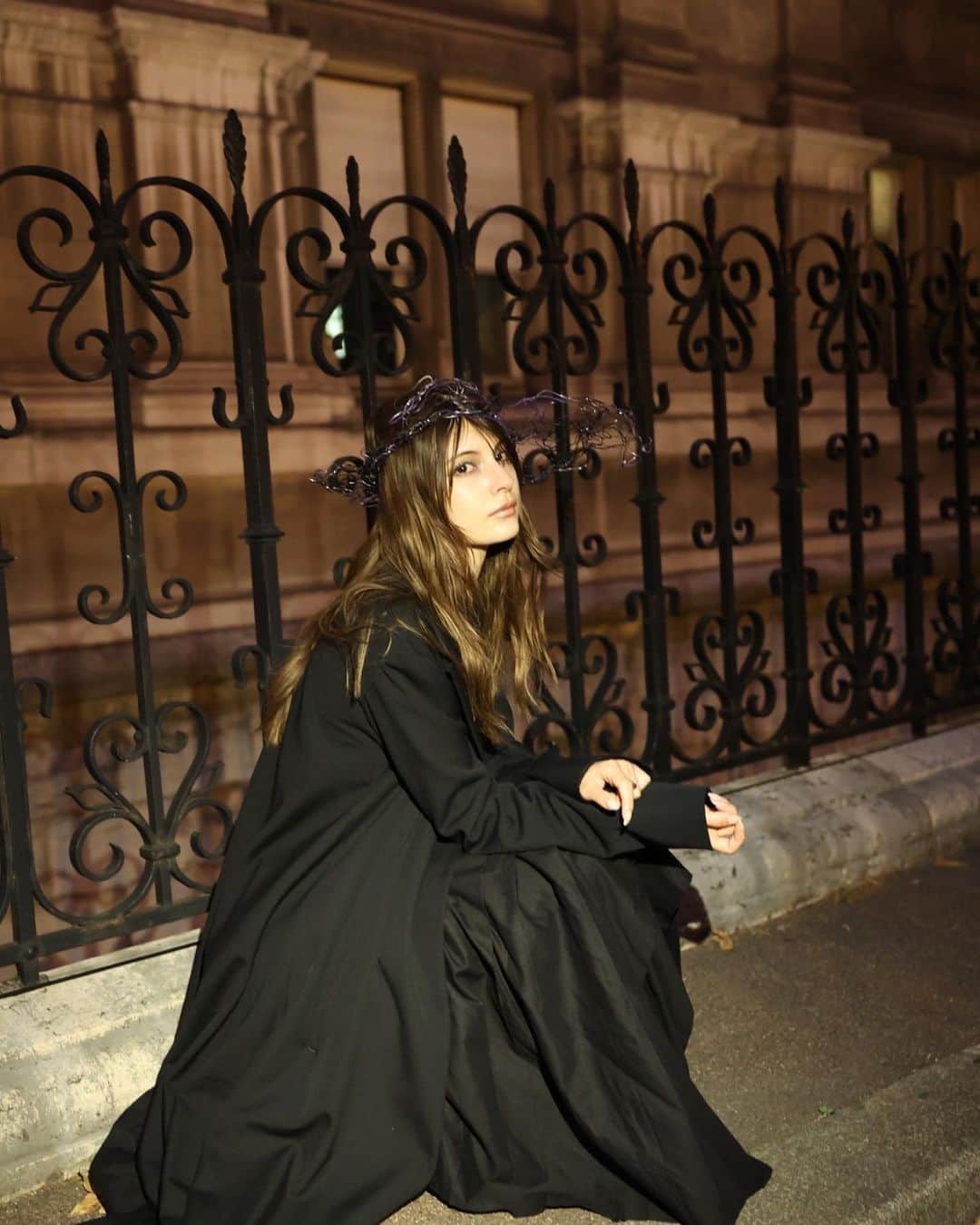 マギーさんのインスタグラム写真 - (マギーInstagram)「🇫🇷 @yohjiyamamotoofficial パリ市庁舎での素晴らしいショーでした。 ヨージさんの世界観に生で触れる事ができて本当に良かった！ it’s my honor. thank you so much !  📷 @kaikiyamanaka」10月7日 15時48分 - maggymoon