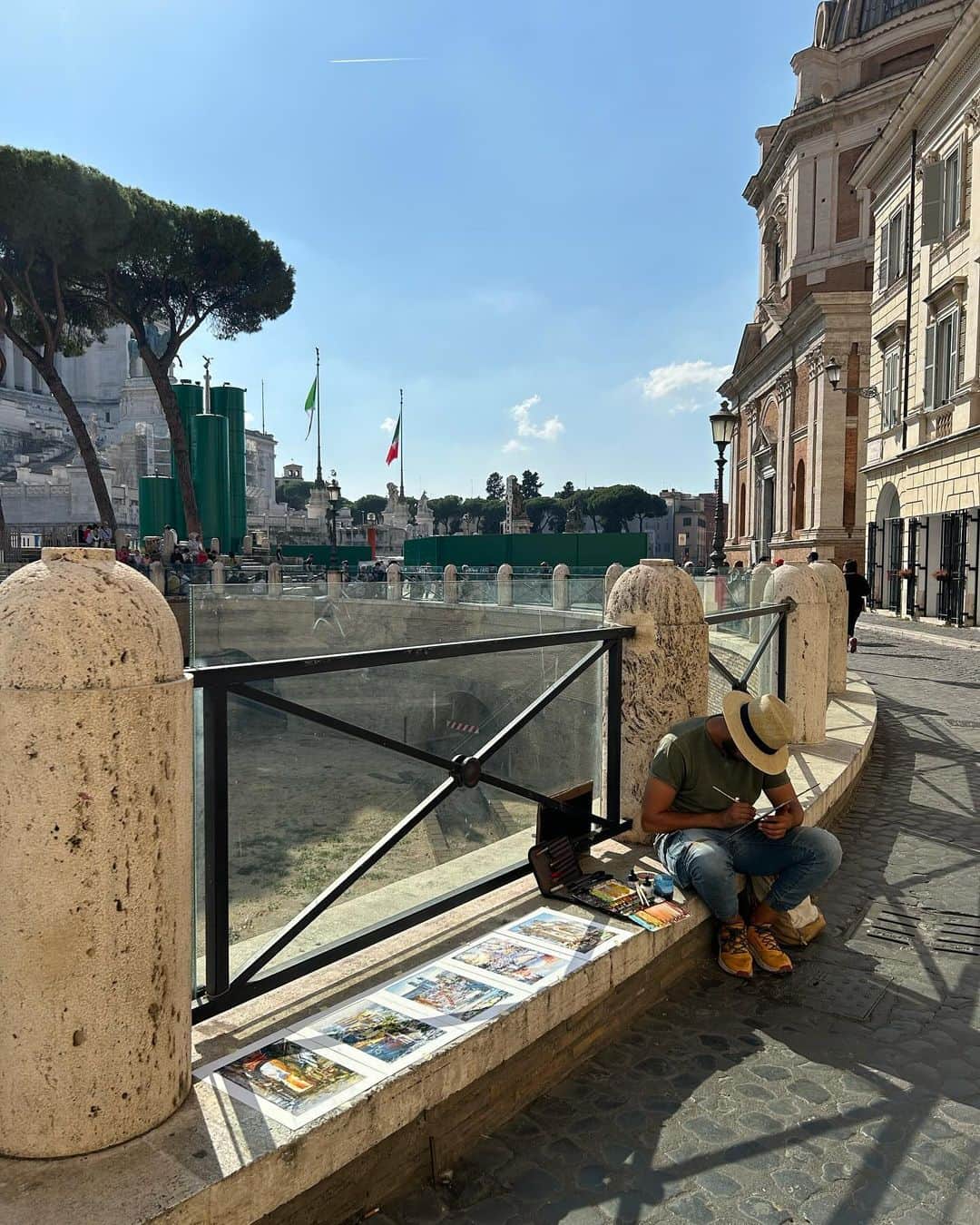 中岡由佳さんのインスタグラム写真 - (中岡由佳Instagram)「❇︎ パンテオン〜トレヴィの泉〜スペイン広場と歩いて回りました。どこも人で溢れていてローマに驚き。ヨーロッパ中の芸術家が愛したアンティコ・カフェ・グレコでカフェラテをいただきました。  #Pantheon #パンテオン #FontanadiTrevi #トレヴィの泉 #PiazzadiSpagna #スペイン広場 #AnticoCaffeGreco #アンティコカフェグレコ #Roma #ローマ #Italy #イタリア」10月7日 15時48分 - yuka_nakaoka