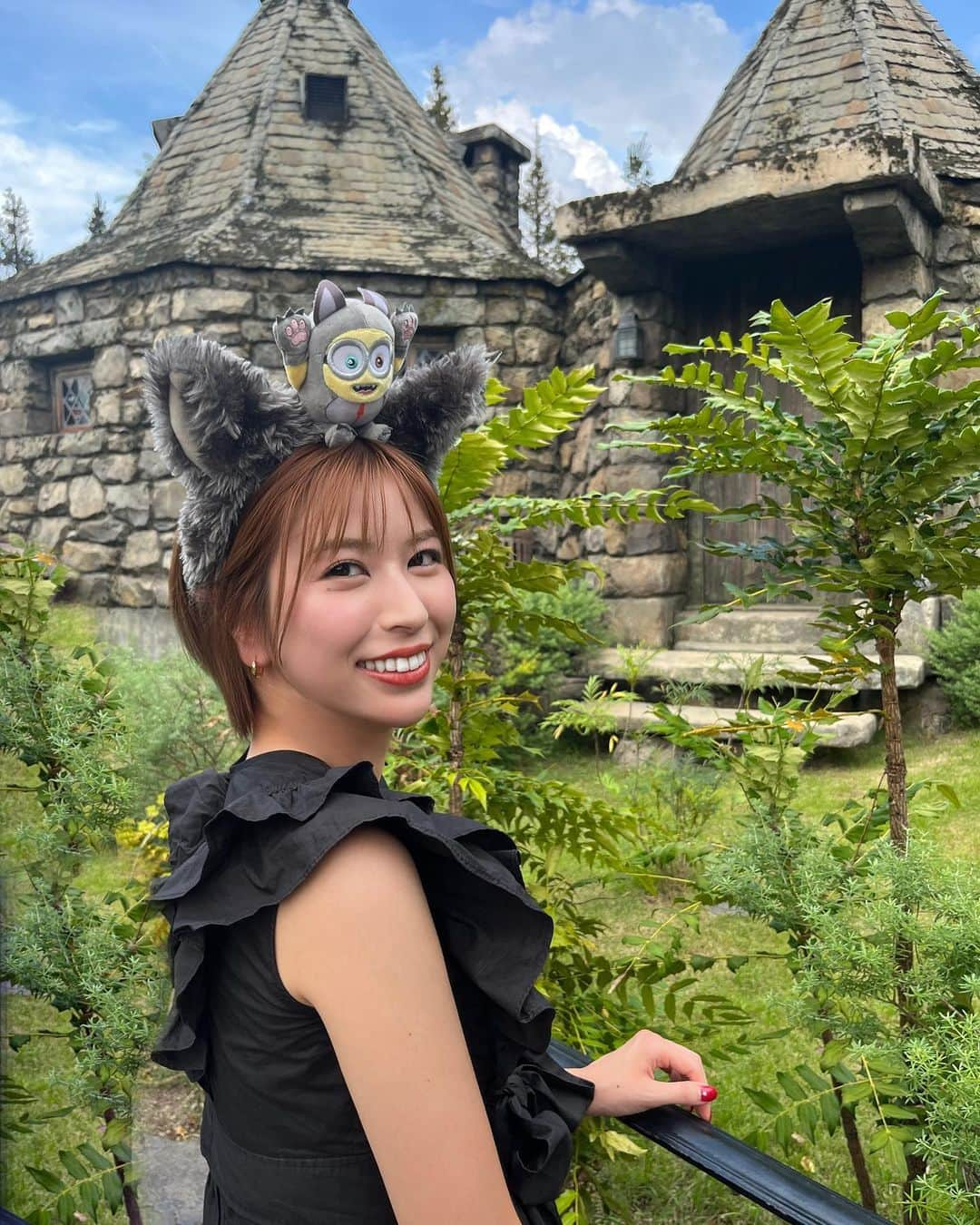 しよりさんのインスタグラム写真 - (しよりInstagram)「みんなUSJのハロウィンすき？ 私は大好き🧟❤️  . .  #usj #ハロウィン#ユニバ#ユニバカチューシャ #ハロウィンユニバ #ショートカット #ショート女子#ボブスタイル#大阪観光 #大阪デート #japanesegirl」10月7日 15時58分 - shiyooori