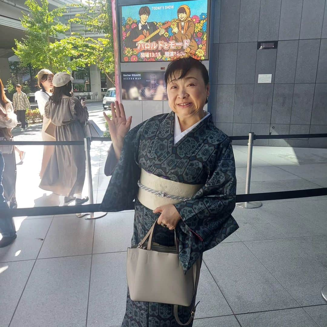 竹内都子さんのインスタグラム写真 - (竹内都子Instagram)「#ハロルドとモード を見てきました！ #90歳 とは思えない‼️ #黒柳徹子 さんは素晴らしすぎる❗ 大好きな #戸田恵子 さんもさすが❗ #声の魔術師 #才能 の宝庫❗ 素晴らしい感動をありがとうございました‼️ #向井康二 #渡辺いっけい  #片桐仁 #桜井日奈子  #snowman」10月7日 16時16分 - miyako_ciao