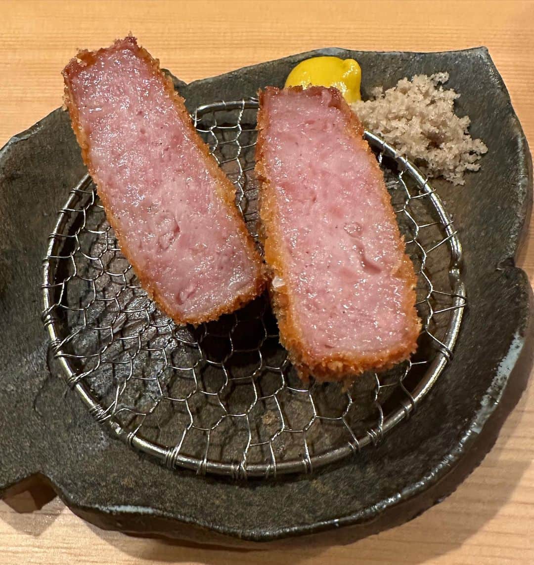 井上公造さんのインスタグラム写真 - (井上公造Instagram)「@ukyo__ok さんのInstagramを見て、以前から行ってみたかった店に行きました！おばんざいと僕と同郷の福岡出身の美人女将。まるで故郷で食べてるような錯覚になります。 常連になりそうな予感！  #東京グルメ   #西麻布グルメ   #おばんざい   #美人女将   #リーズナブル」10月7日 16時17分 - inouekozo39
