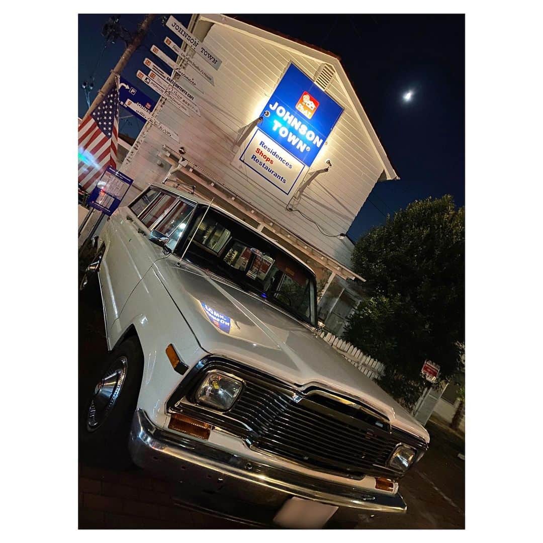 桐山漣のインスタグラム：「・ 🇺🇸🇺🇸🇺🇸 とみせかけて埼玉です。 #jeep  #grandwagoneer」