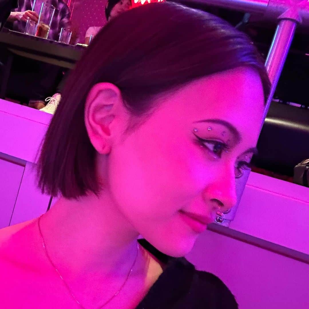 高橋ららのインスタグラム：「🖤🩷」