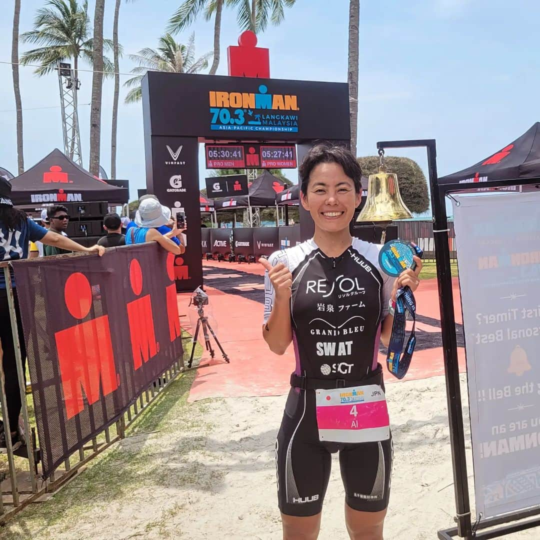 上田藍のインスタグラム：「. 🇲🇾🇲🇾🇲🇾🇲🇾🇲🇾🇲🇾🇲🇾🇲🇾🇲🇾  Finished in 6th place. Thank you for your support. We will continue training for the next competition.🇲🇽💪✨ #langkawi  ☀️☀️☀️☀️☀️☀️☀️☀️☀️  本日マレーシアで開催されました【2023 IRONMAN 70.3 Asia Pacific Championship Langkawi】では6位でフィニッシュをしました🇲🇾  応援をありがとうございました🤗✨ 悔しさの残るレースとなったので、次に出場をするレースまでの6週間でしっかり鍛え上げていきます💪🔥  次に出場をするレースはメキシコで開催される【IRONMAN COZUMEL🇲🇽】となります。フルのアイアンマン(Swim3.8km+Bike180km+Run42.195km)に向けて、レースイメージを鮮明に作っていきます🏊️🚲️🏃🌿  引き続き、宜しくお願いします🍀  #笑顔がどことなく物足りない顔😑📷️ #この思いと経験を次に活かします💪 #目標に繋がらなかった理由 #しっかり課題改善をしていきます #応援をありがとうございました🤗 #トライアスロン #上田藍 #感謝🌿」