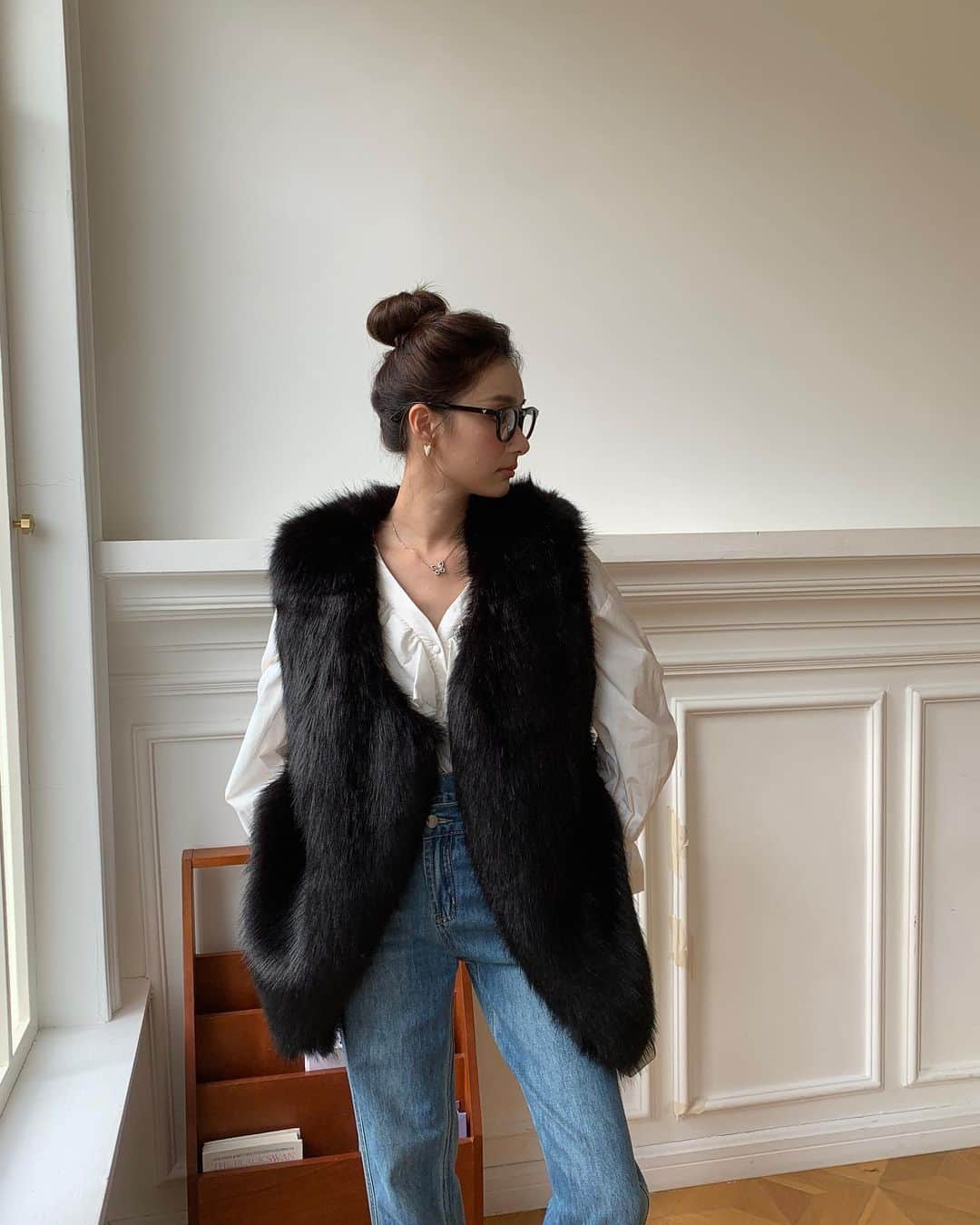 のインスタグラム：「casualに着るBLACK FUR」